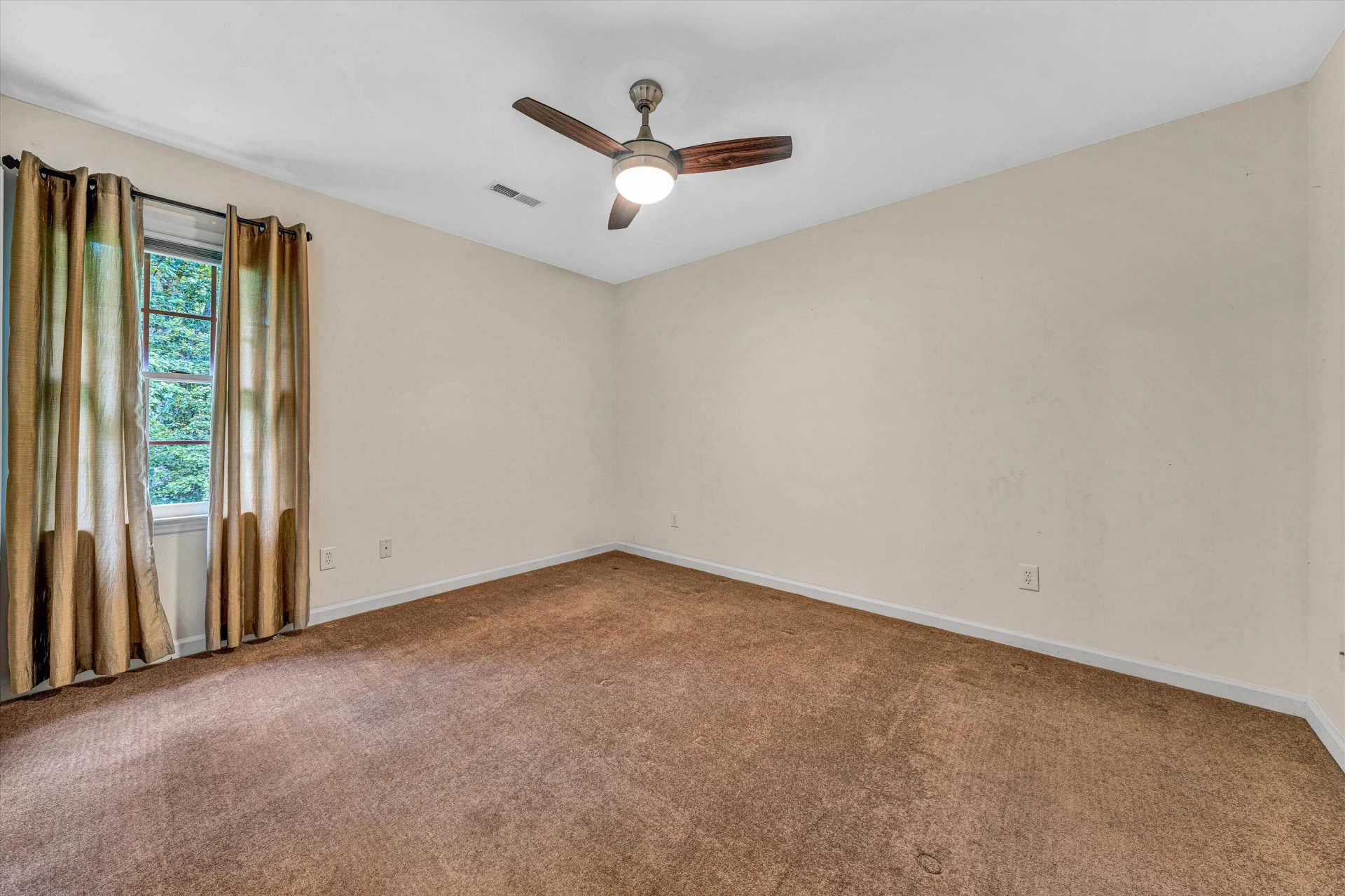 196 Buckingham CT - Photo 34