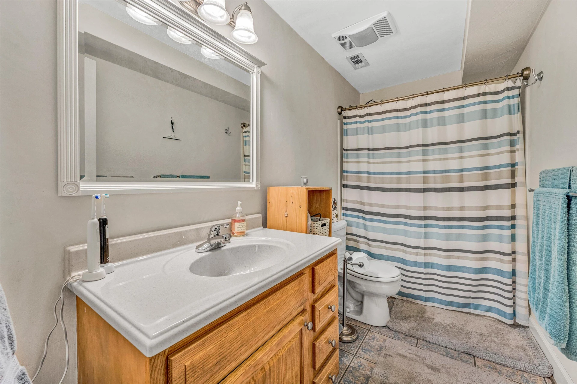 196 Buckingham CT - Photo 42