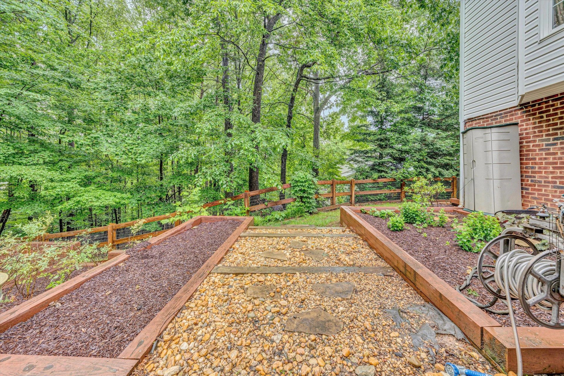 196 Buckingham CT - Photo 51