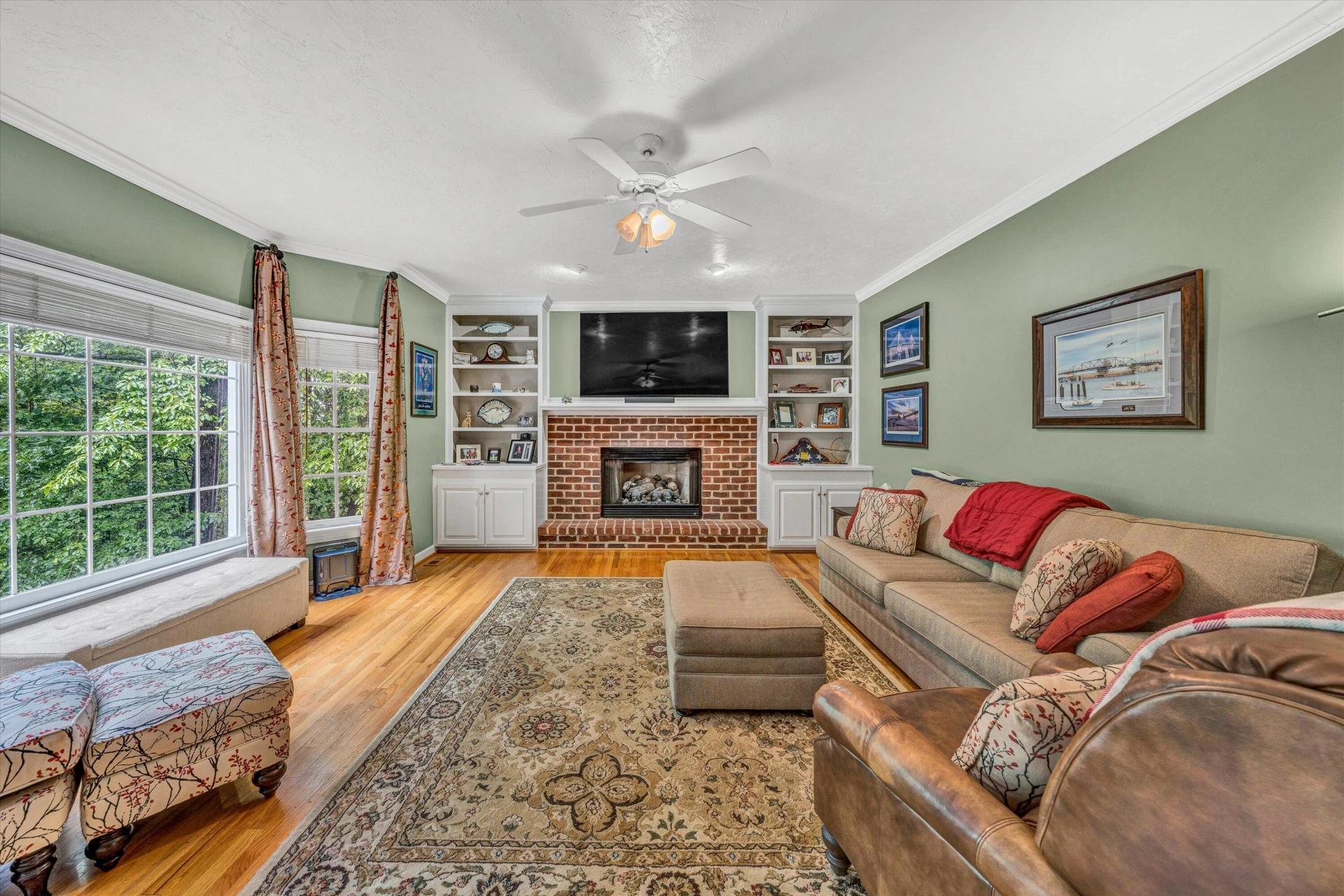 196 Buckingham CT - Photo 9
