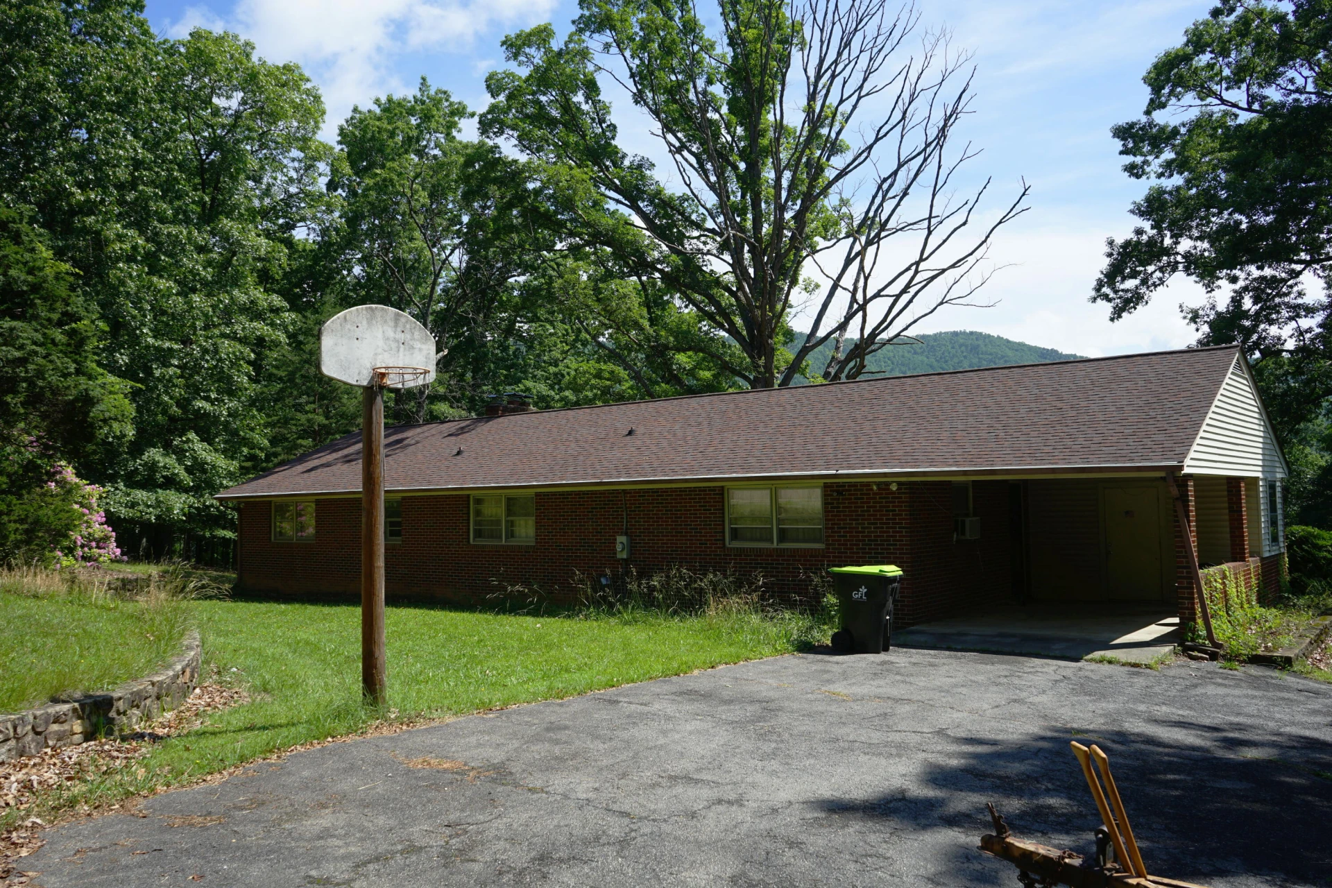 891 Blue Ridge DR - Photo 3