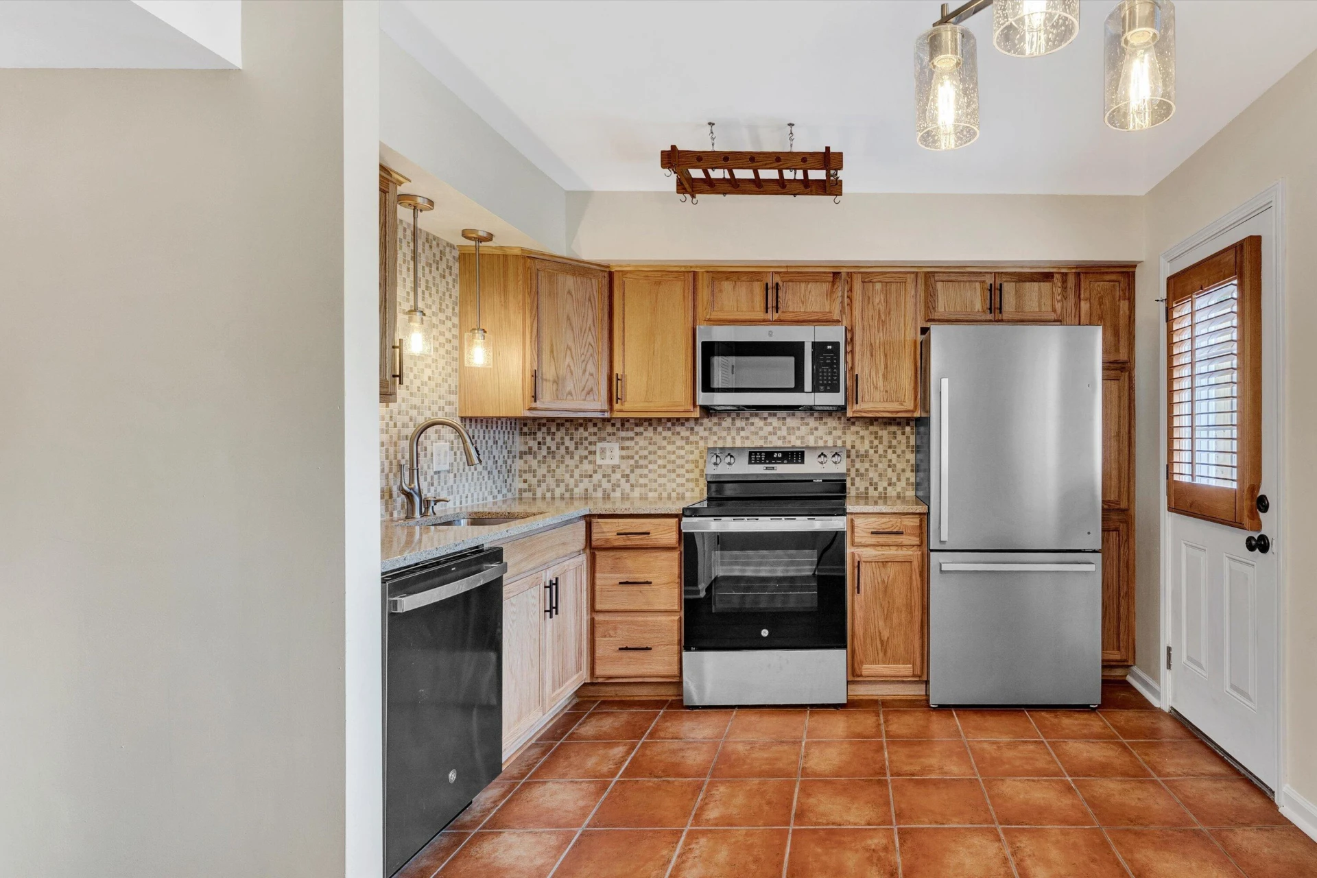 1801 Bluemont AVE #G - Photo 10