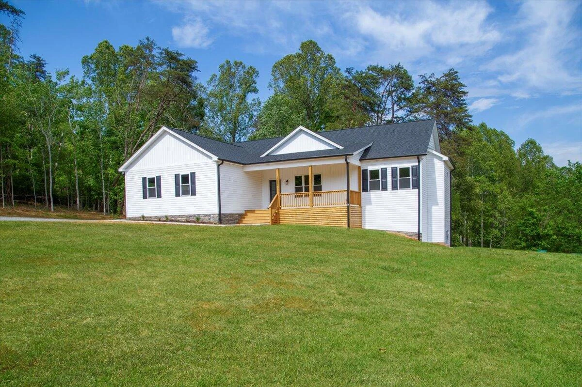 13686 Hardy RD - Photo 2