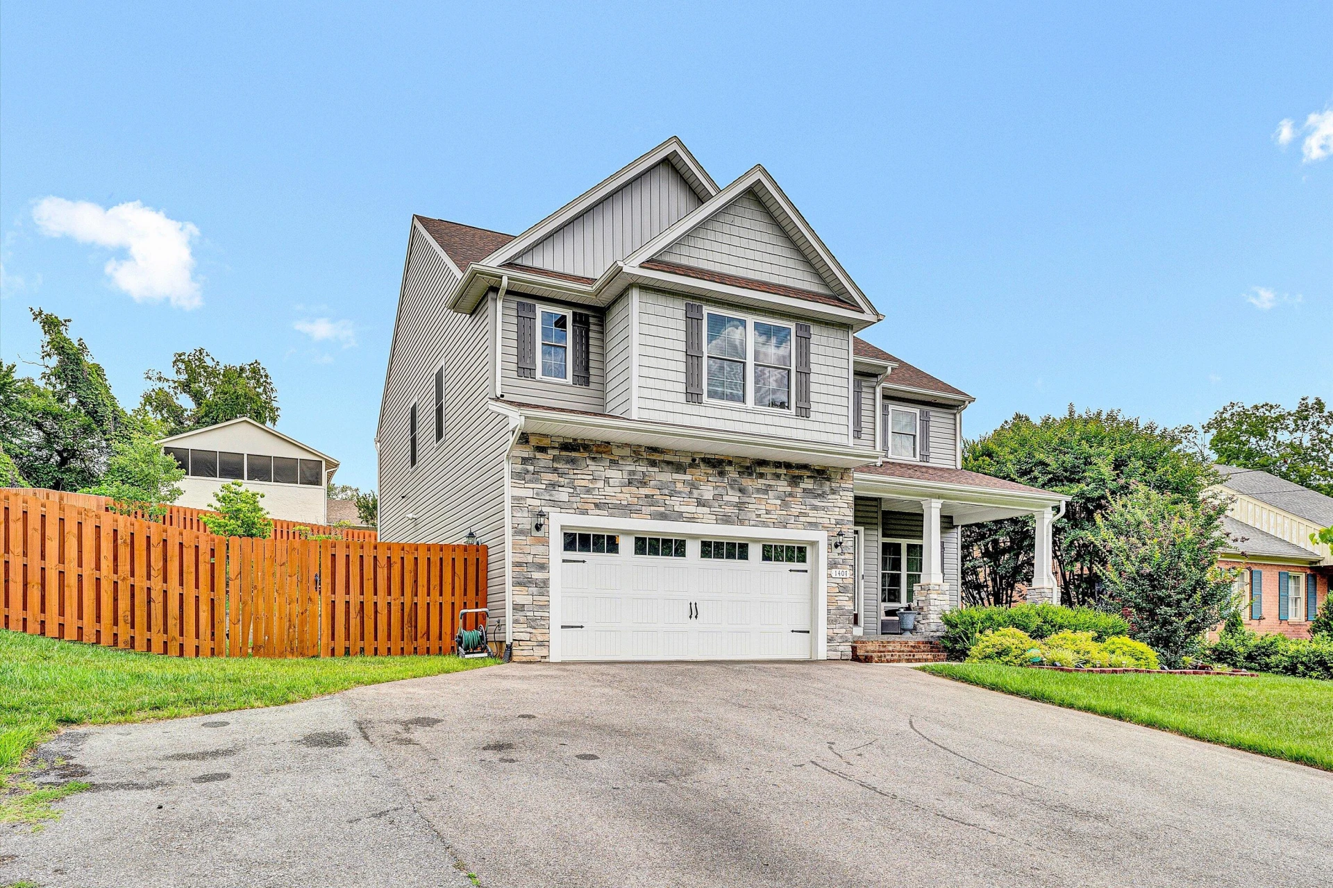 1407 Brandon AVE - Photo 2
