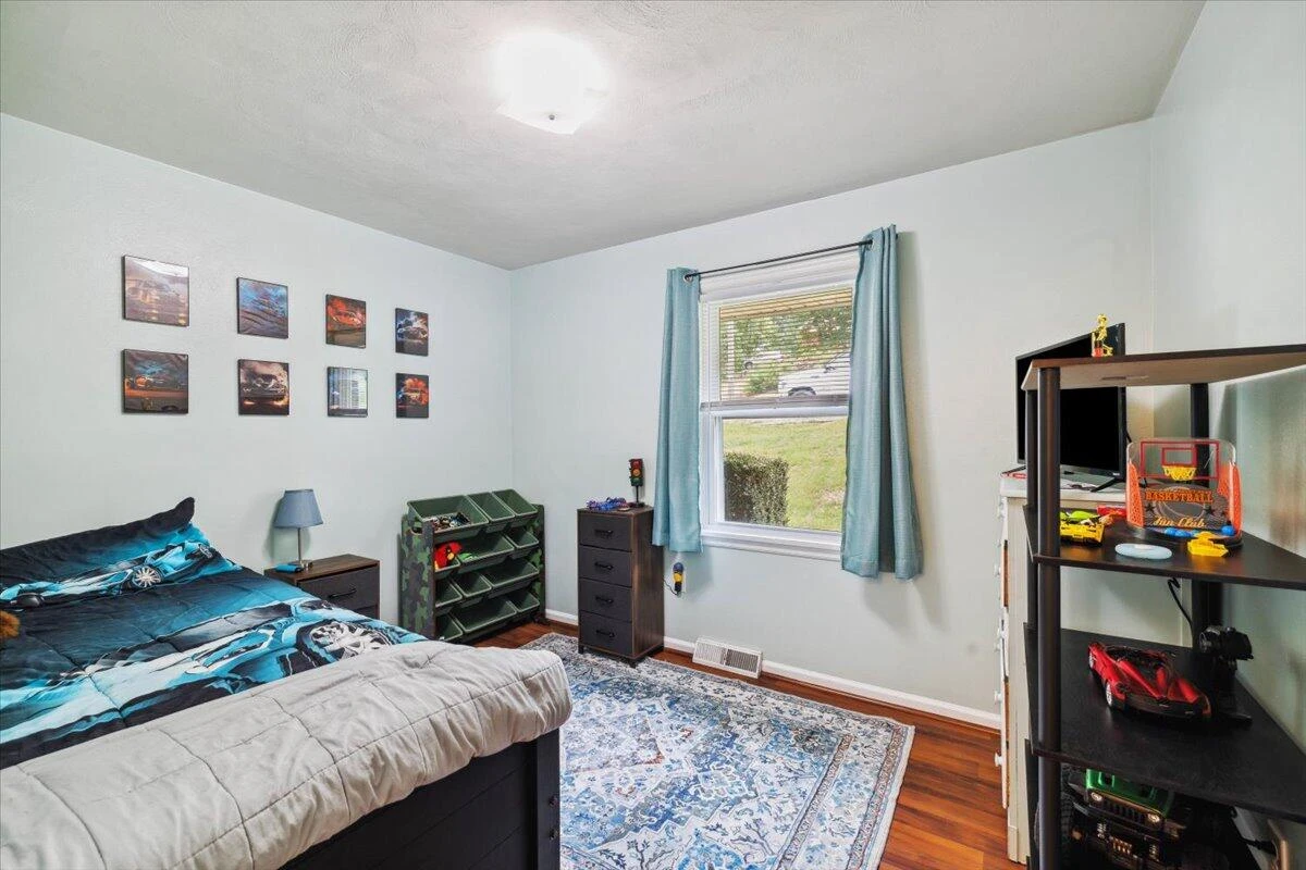 2266 Medford RD - Photo 14