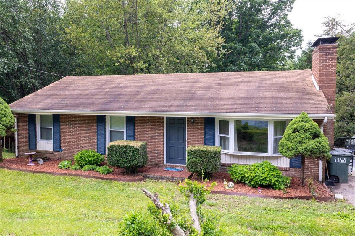 2266 Medford RD - Photo 3
