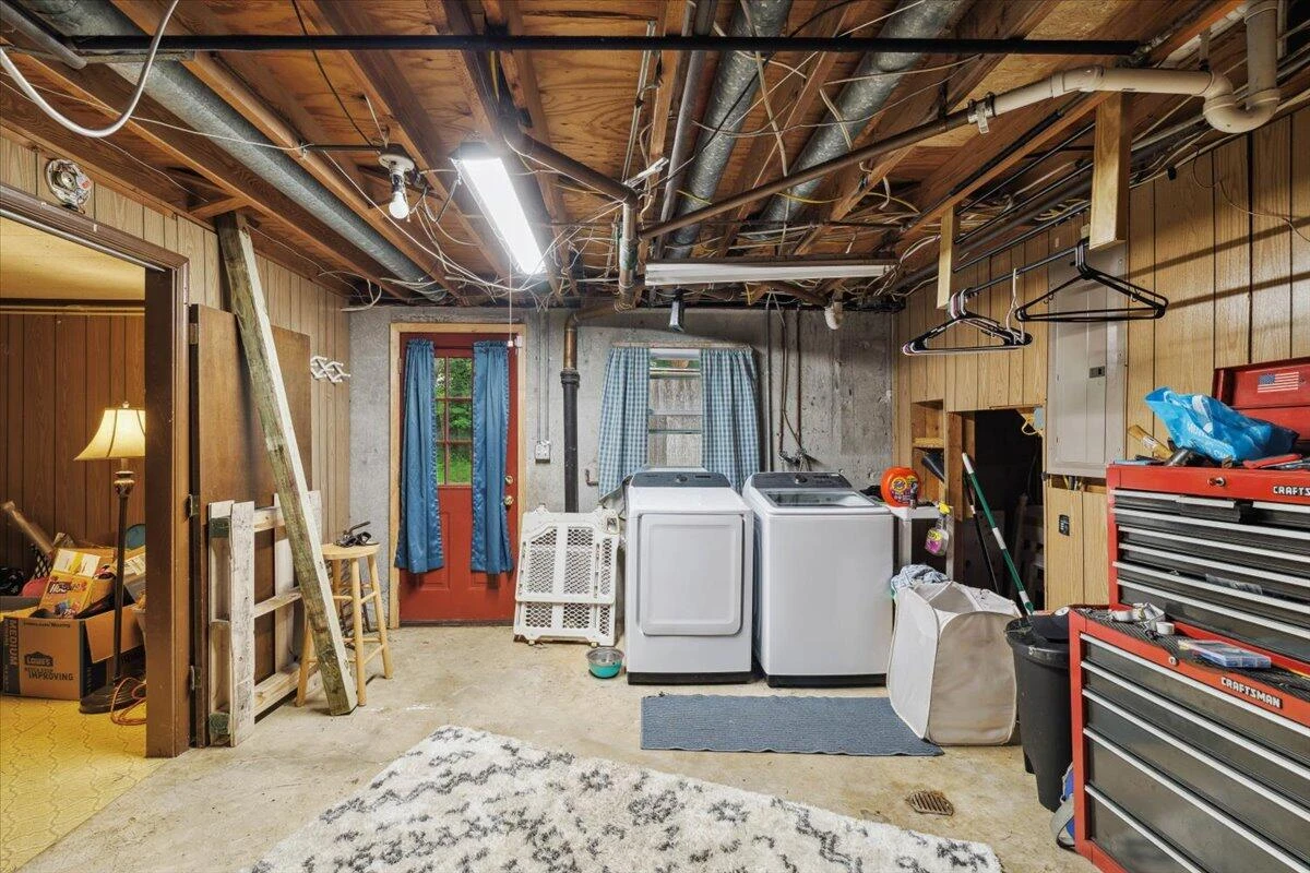 2266 Medford RD - Photo 21