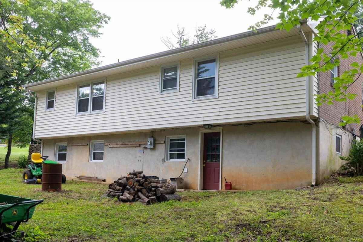 2266 Medford RD - Photo 22