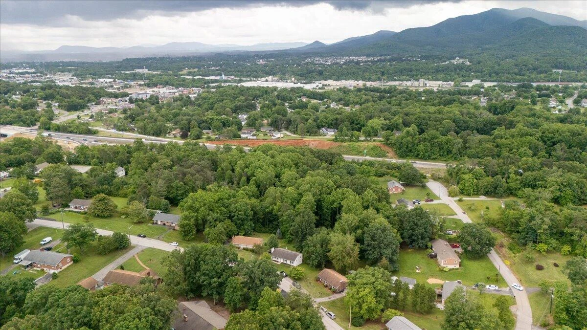 2266 Medford RD - Photo 27