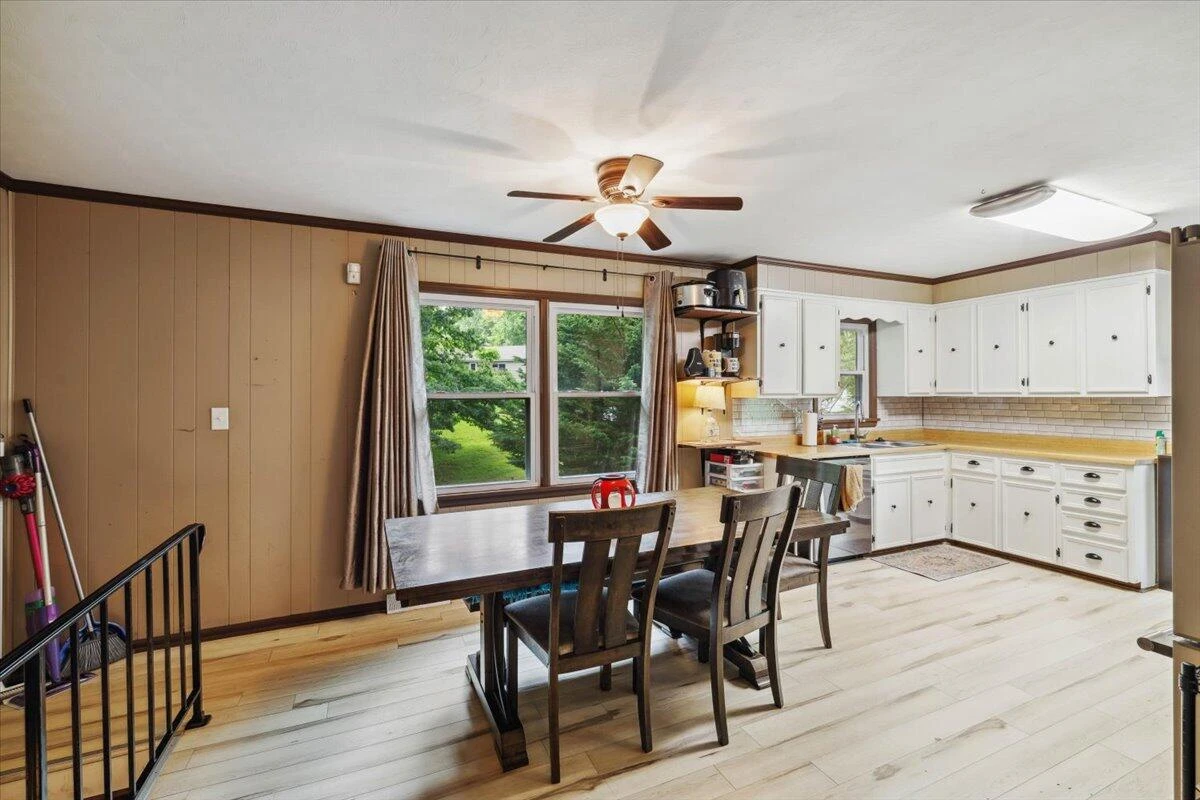 2266 Medford RD - Photo 6