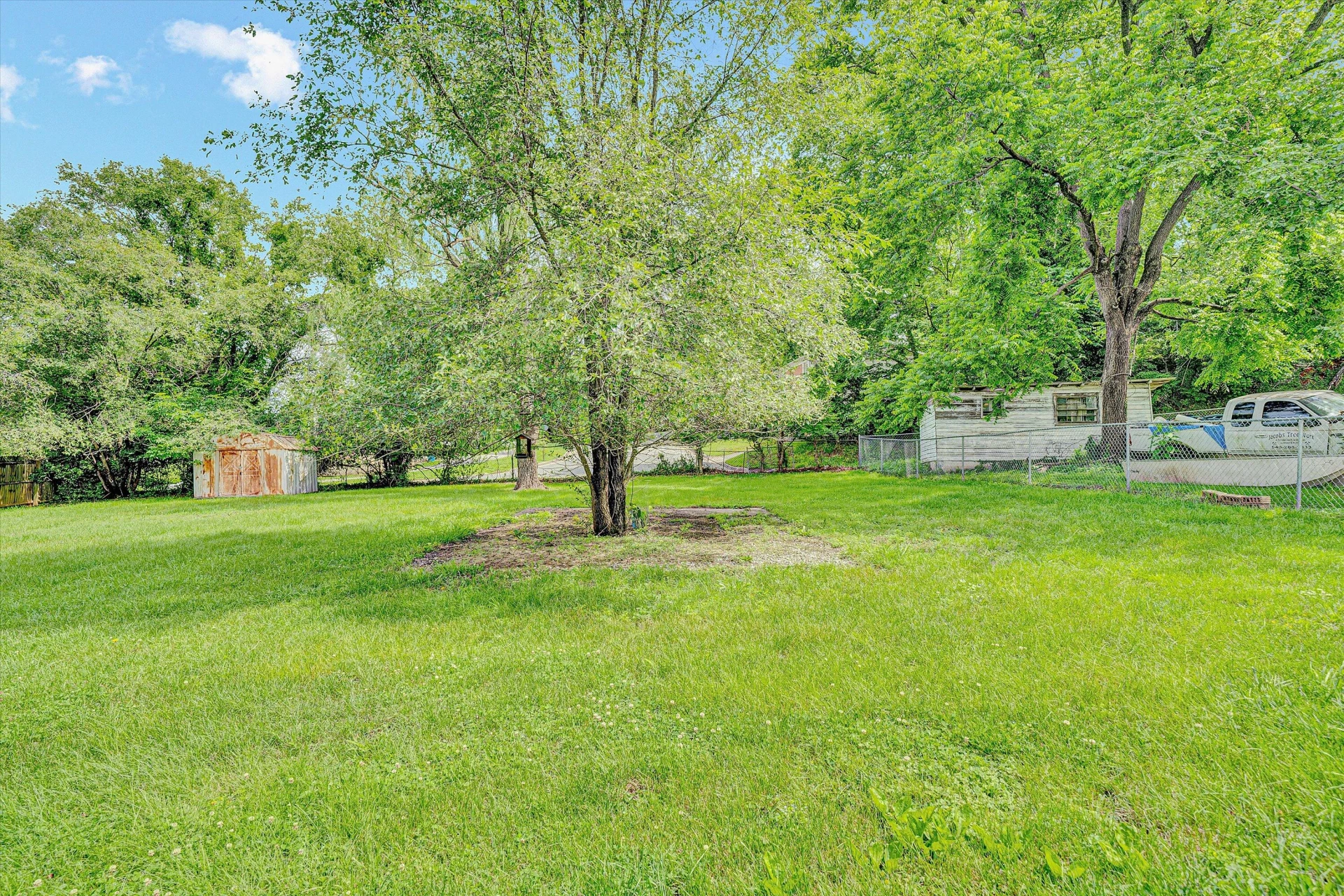 1514 Redwood RD - Photo 23