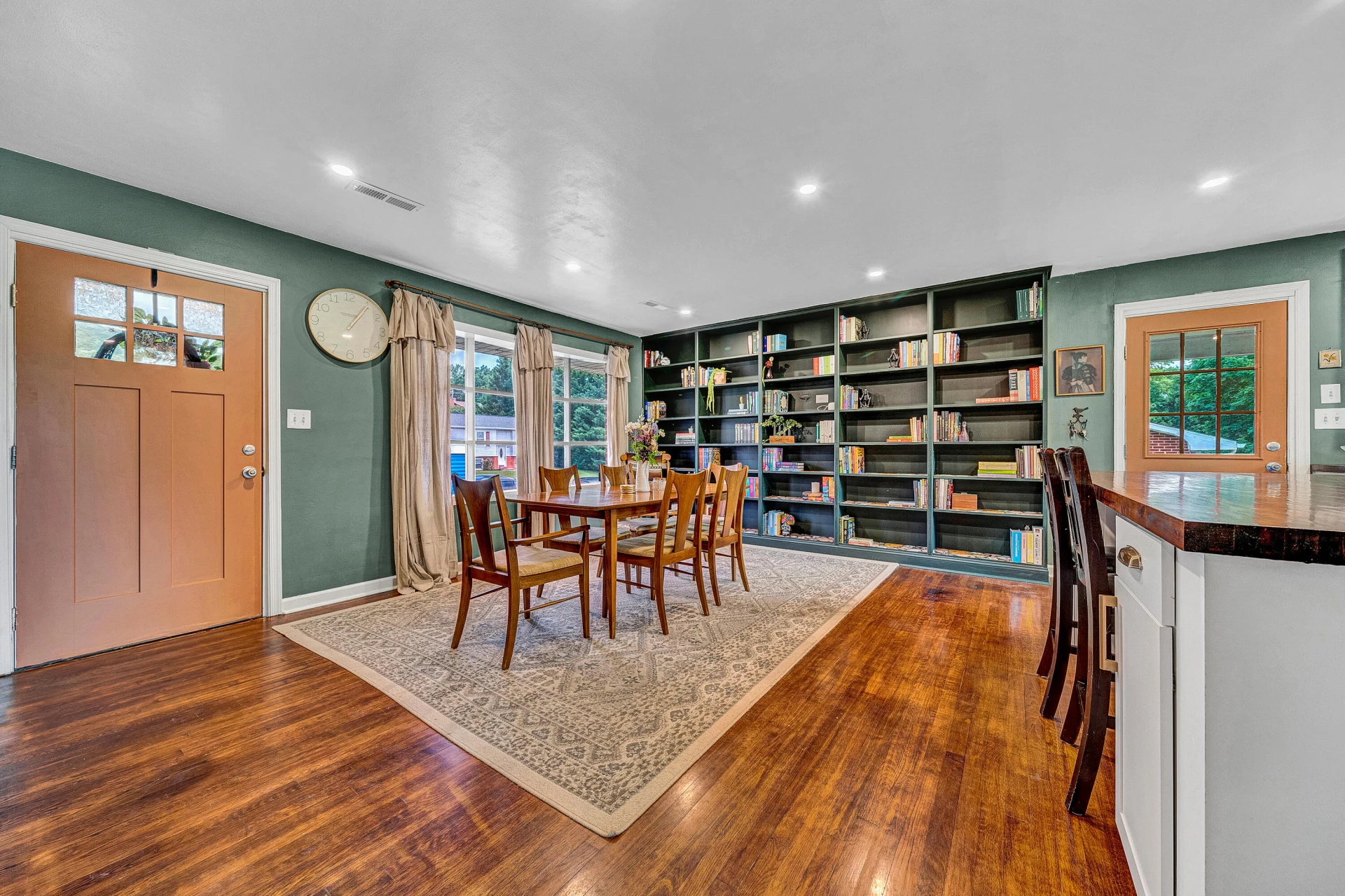 1526 Carrollton AVE - Photo 4
