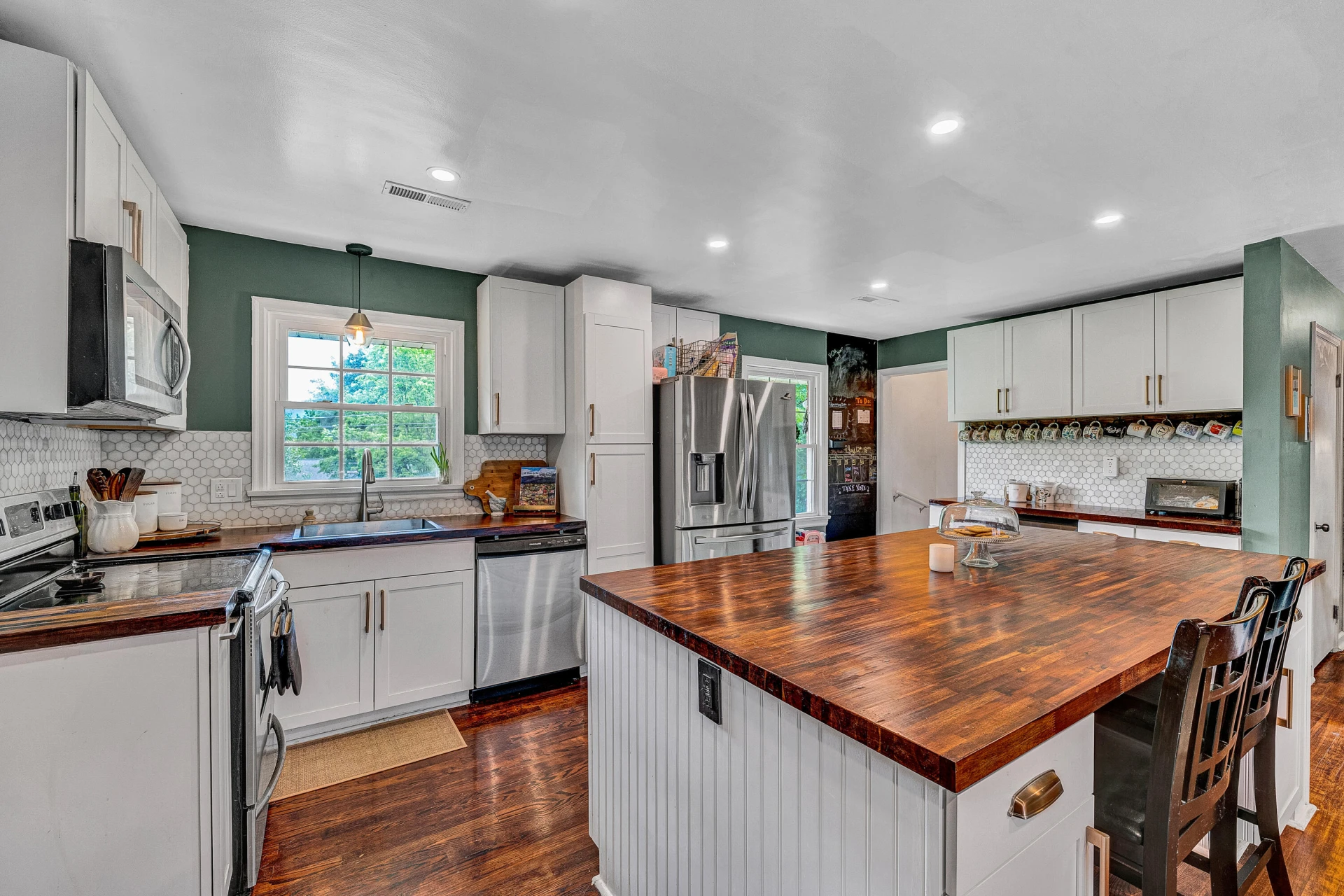 1526 Carrollton AVE - Photo 6