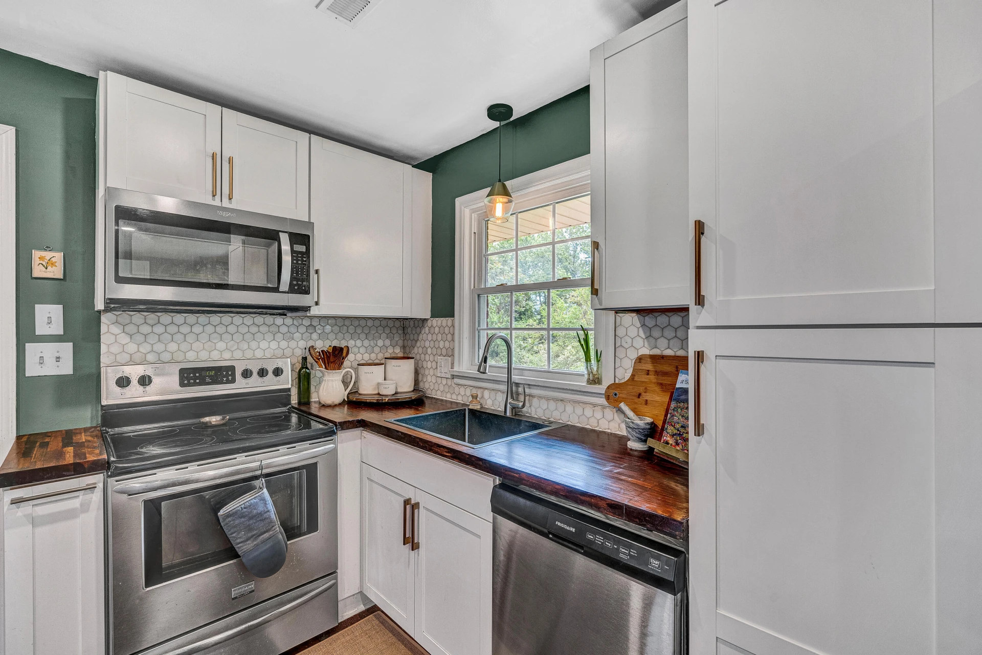 1526 Carrollton AVE - Photo 7