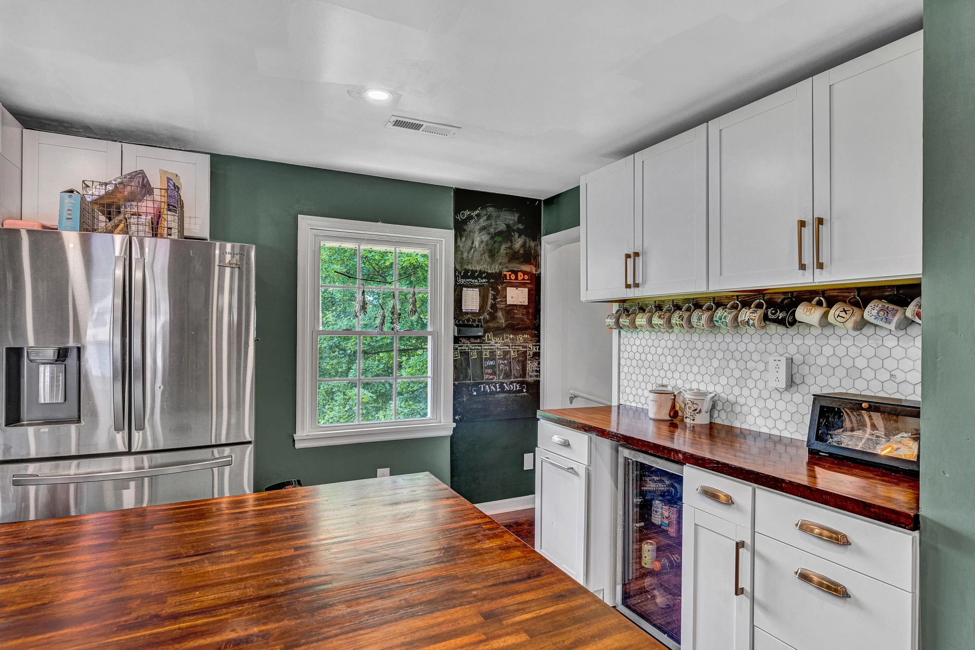 1526 Carrollton AVE - Photo 9