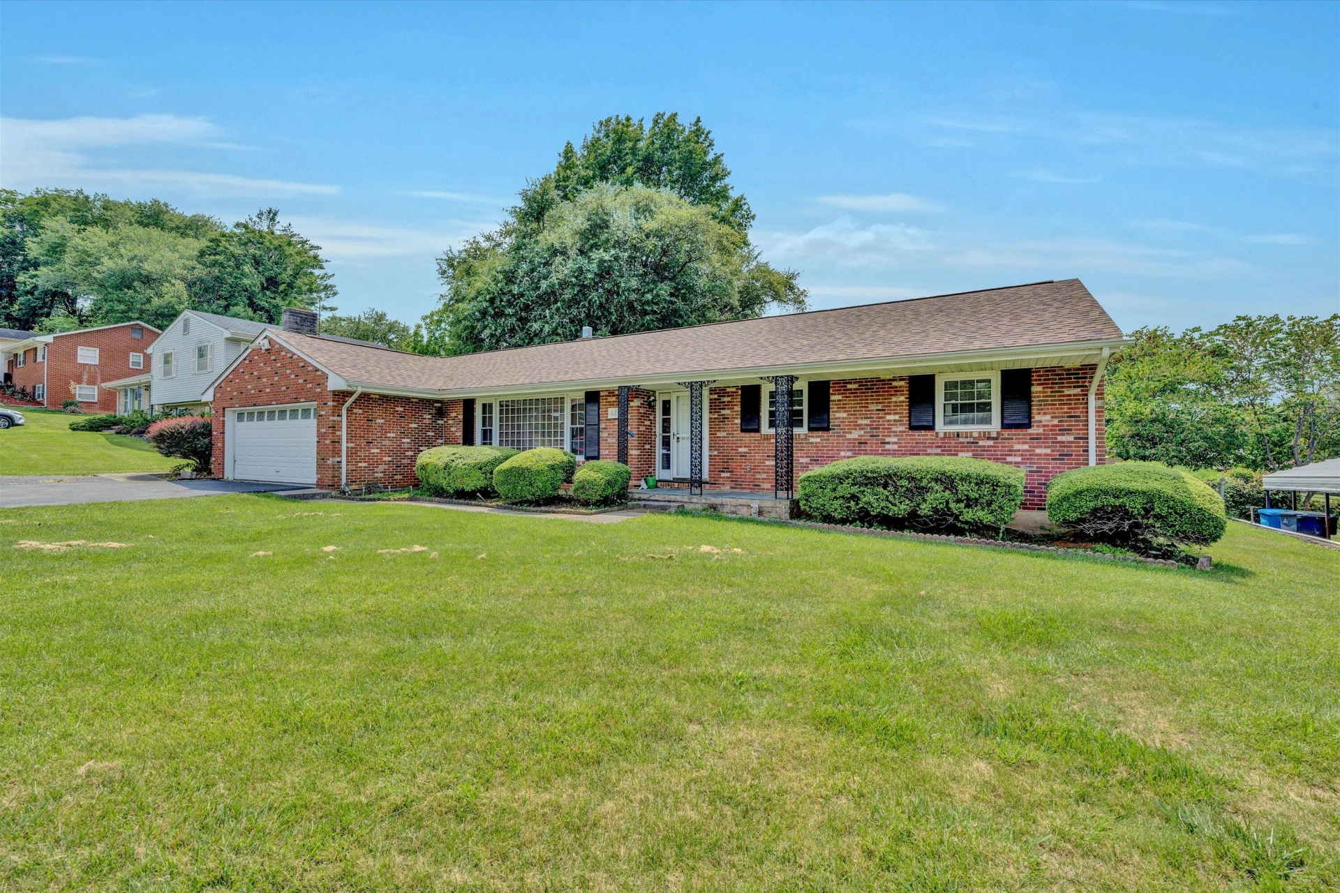 1624 Angus RD