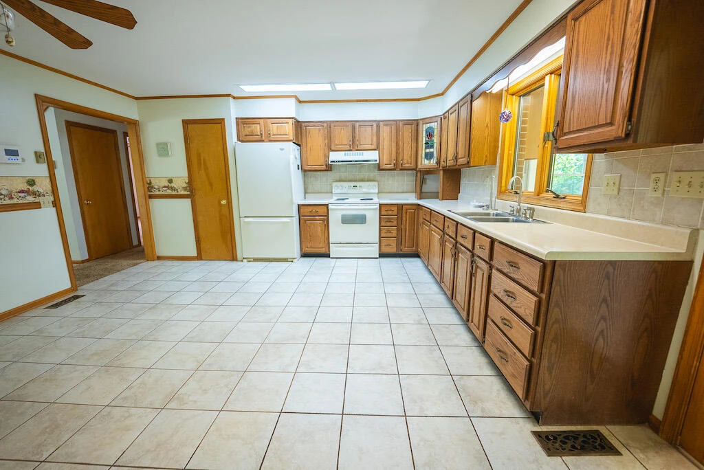 1978 Laurel Creek RD - Photo 10