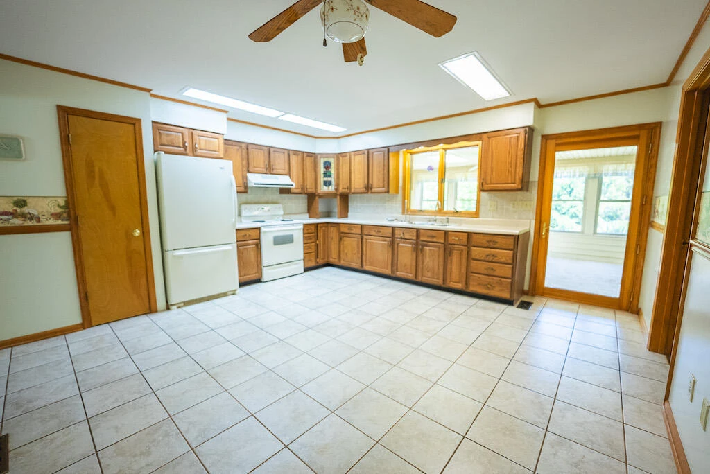 1978 Laurel Creek RD - Photo 11