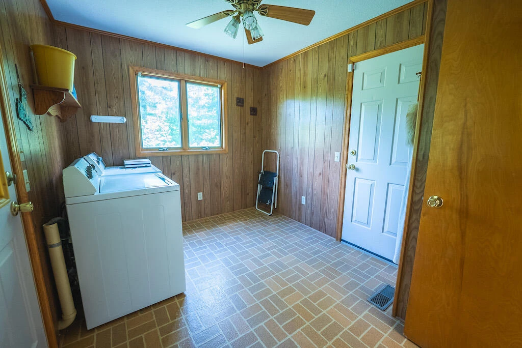 1978 Laurel Creek RD - Photo 34