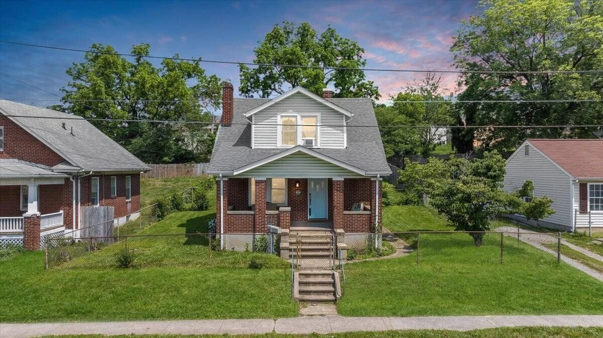1124 Jamison AVE