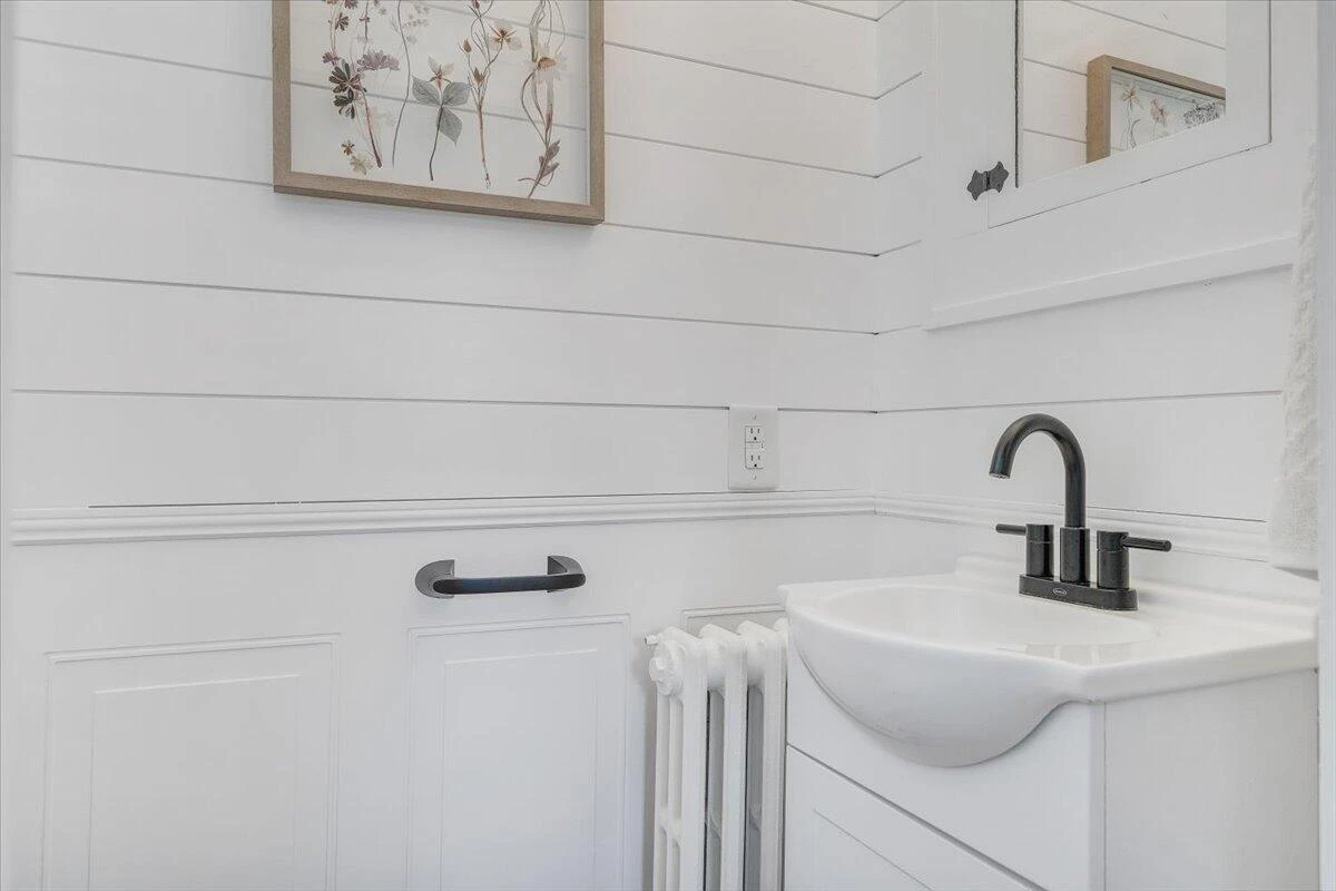 1124 Jamison AVE - Photo 15
