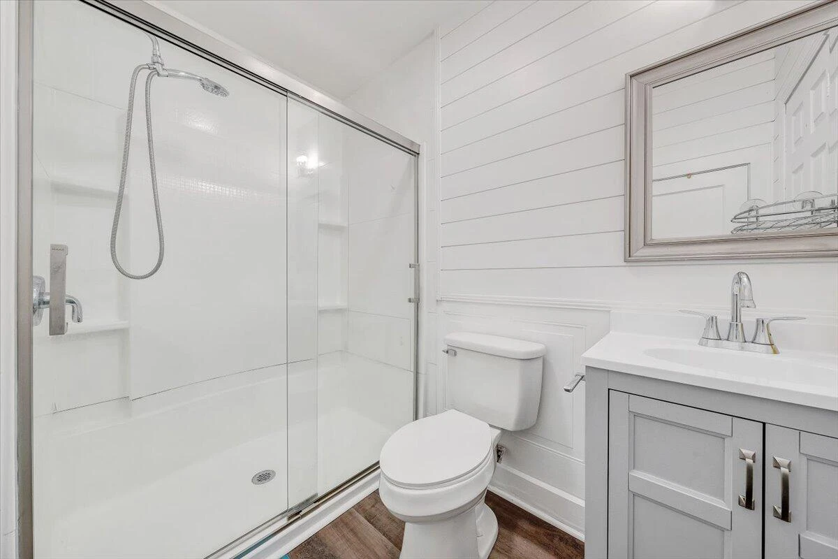 1124 Jamison AVE - Photo 17
