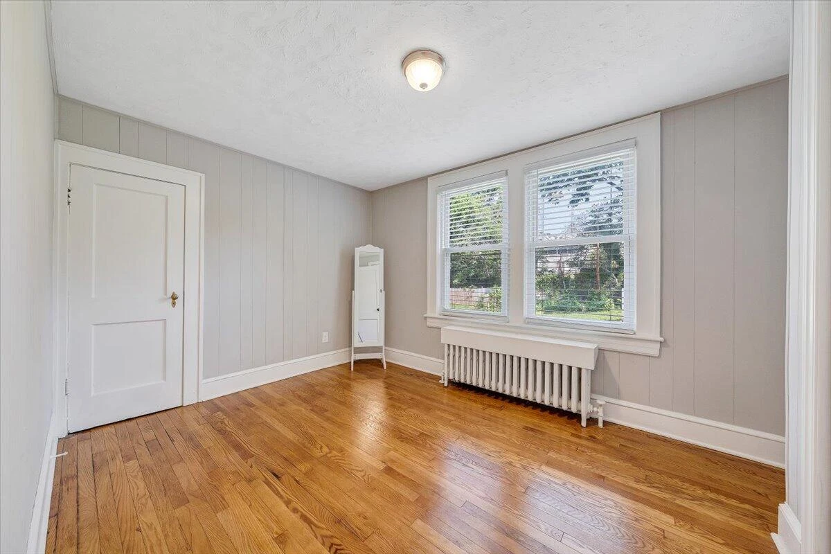 1124 Jamison AVE - Photo 20