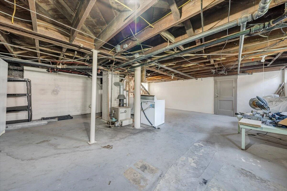1124 Jamison AVE - Photo 25
