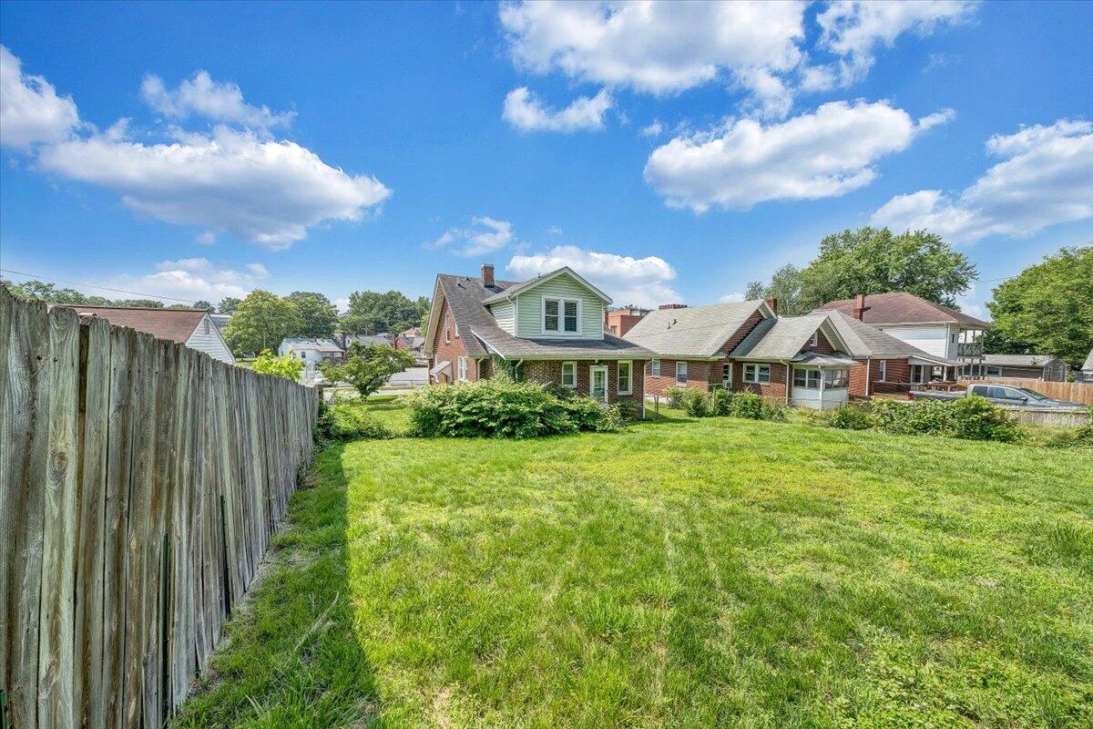 1124 Jamison AVE - Photo 27
