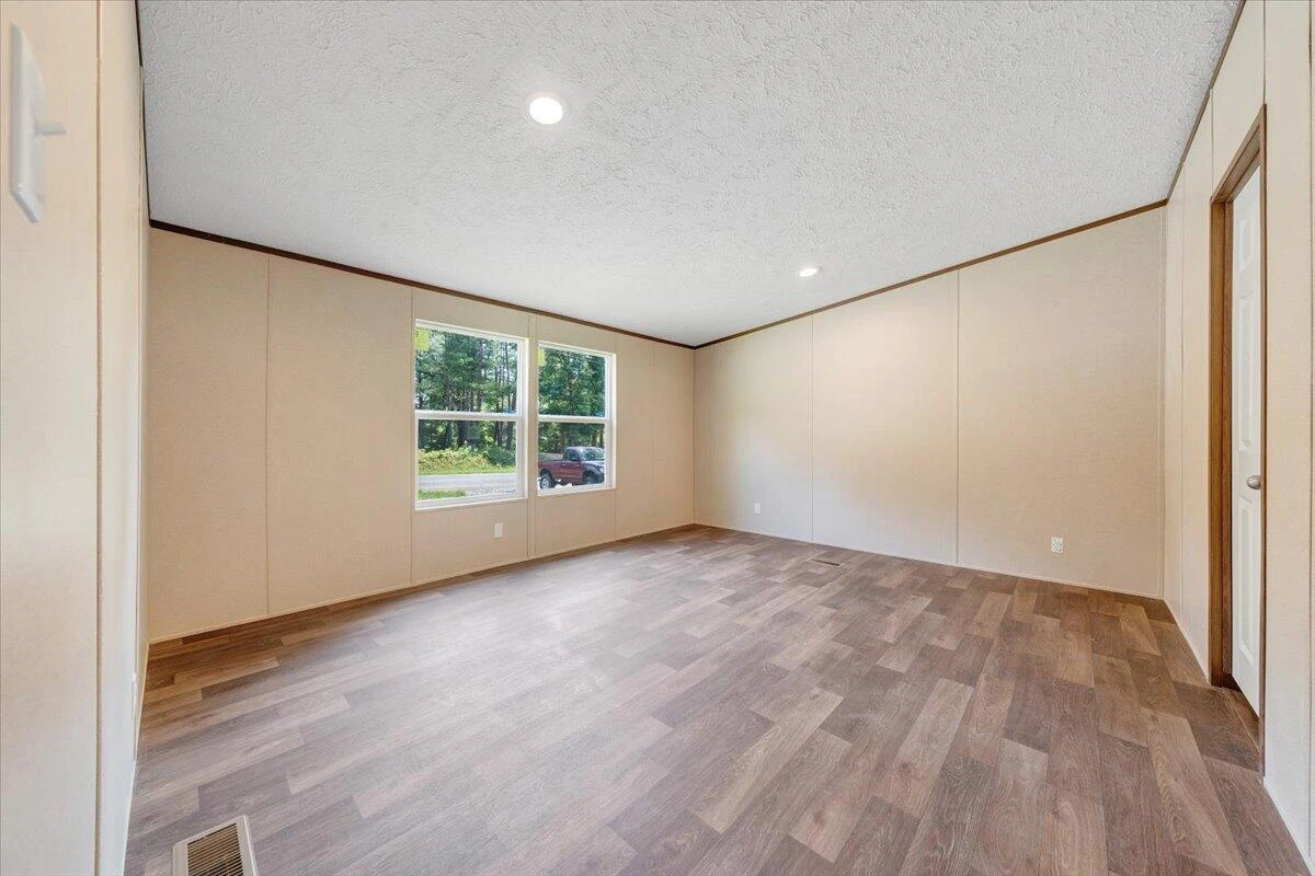 1616 Hickman RD - Photo 27