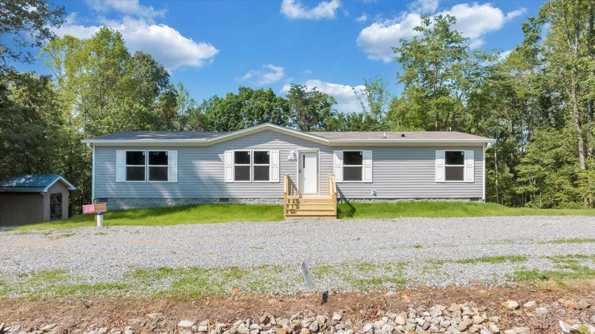 1616 Hickman RD - Photo 3