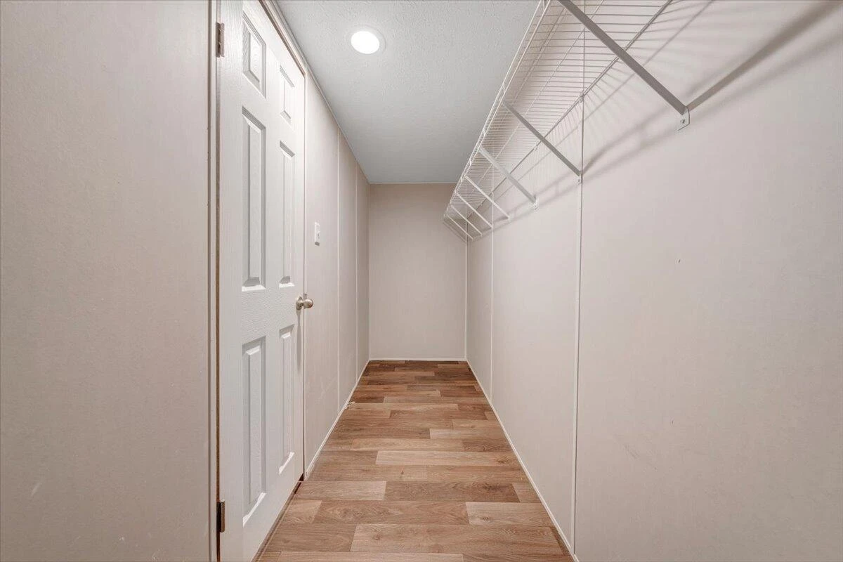 1616 Hickman RD - Photo 31