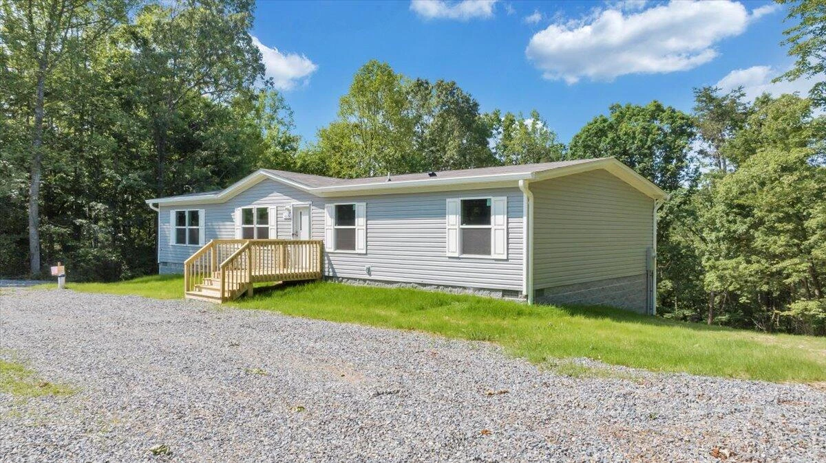 1616 Hickman RD - Photo 5