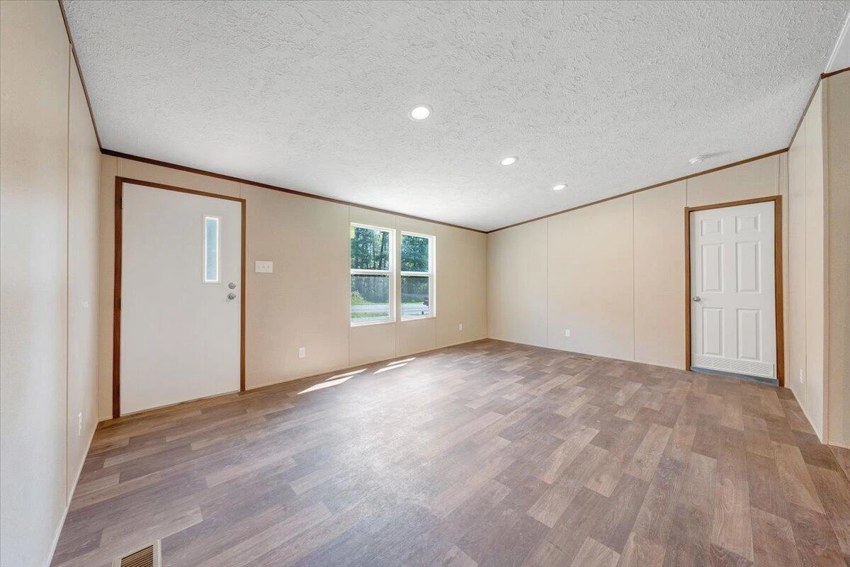 1616 Hickman RD - Photo 7