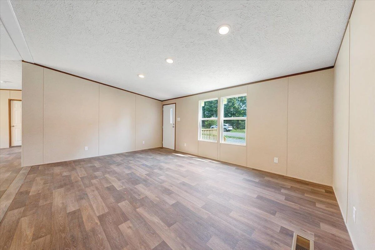 1616 Hickman RD - Photo 8