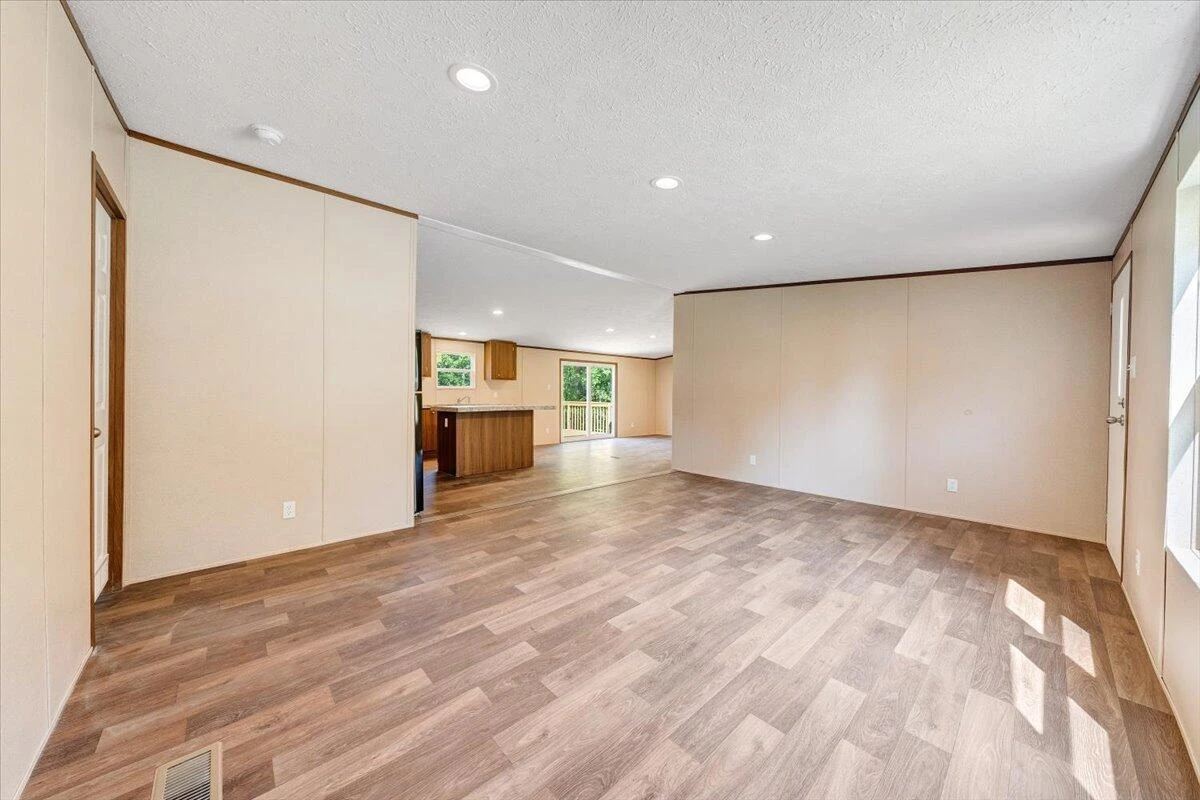 1616 Hickman RD - Photo 9