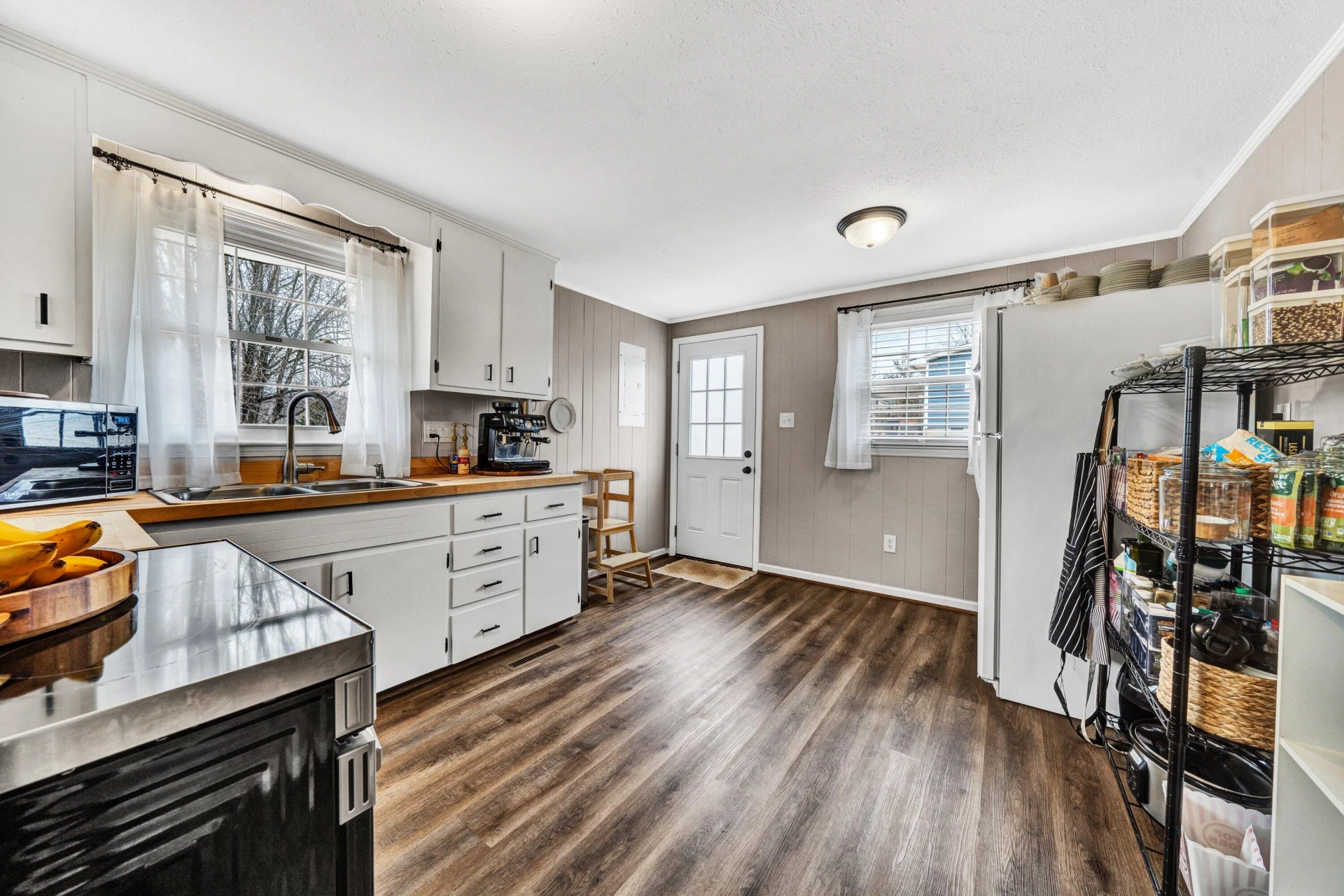 1465 Hardy RD - Photo 17