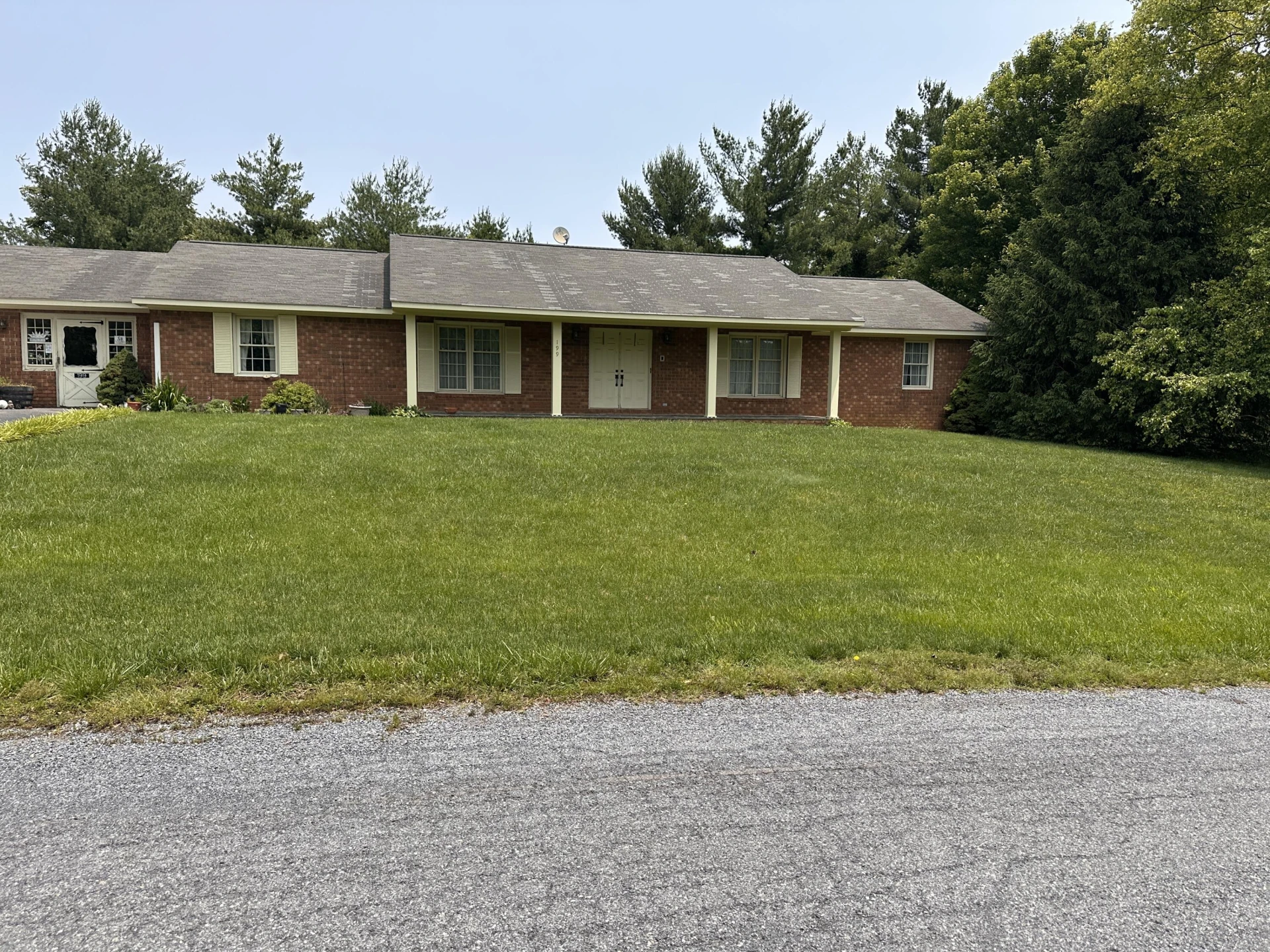 199 Jamestown RD - Photo 2