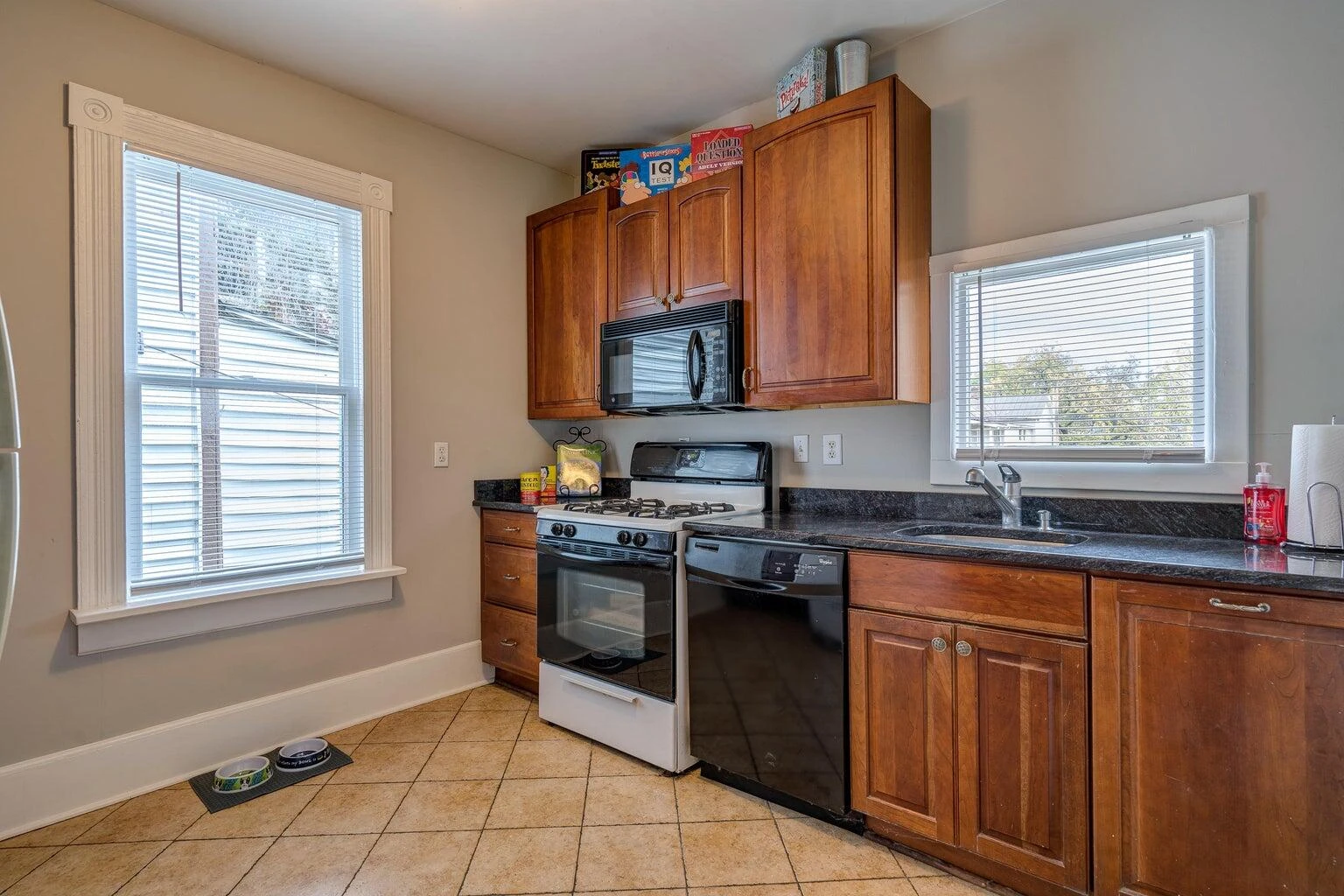 515 ELM AVE - Photo 15