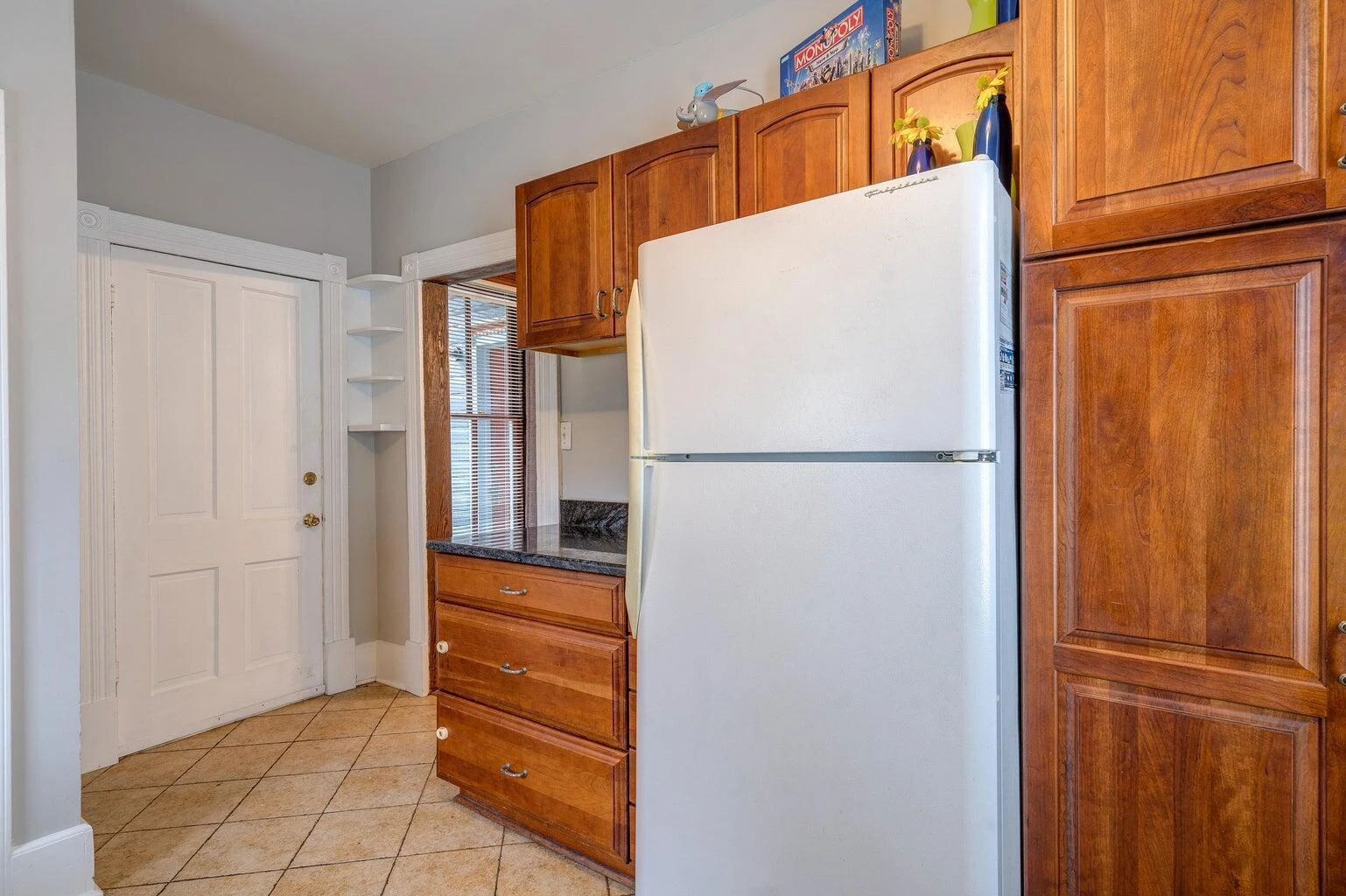 515 ELM AVE - Photo 18
