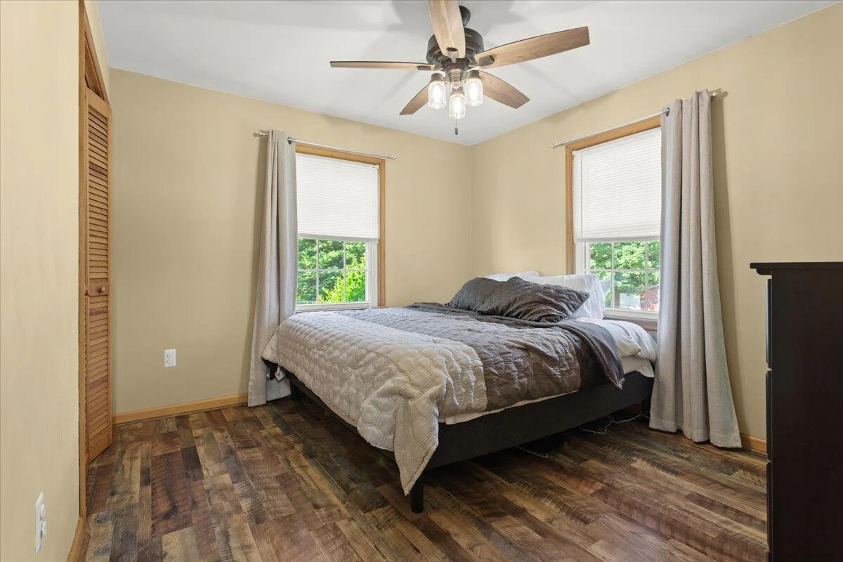 10567 Leesville RD - Photo 15