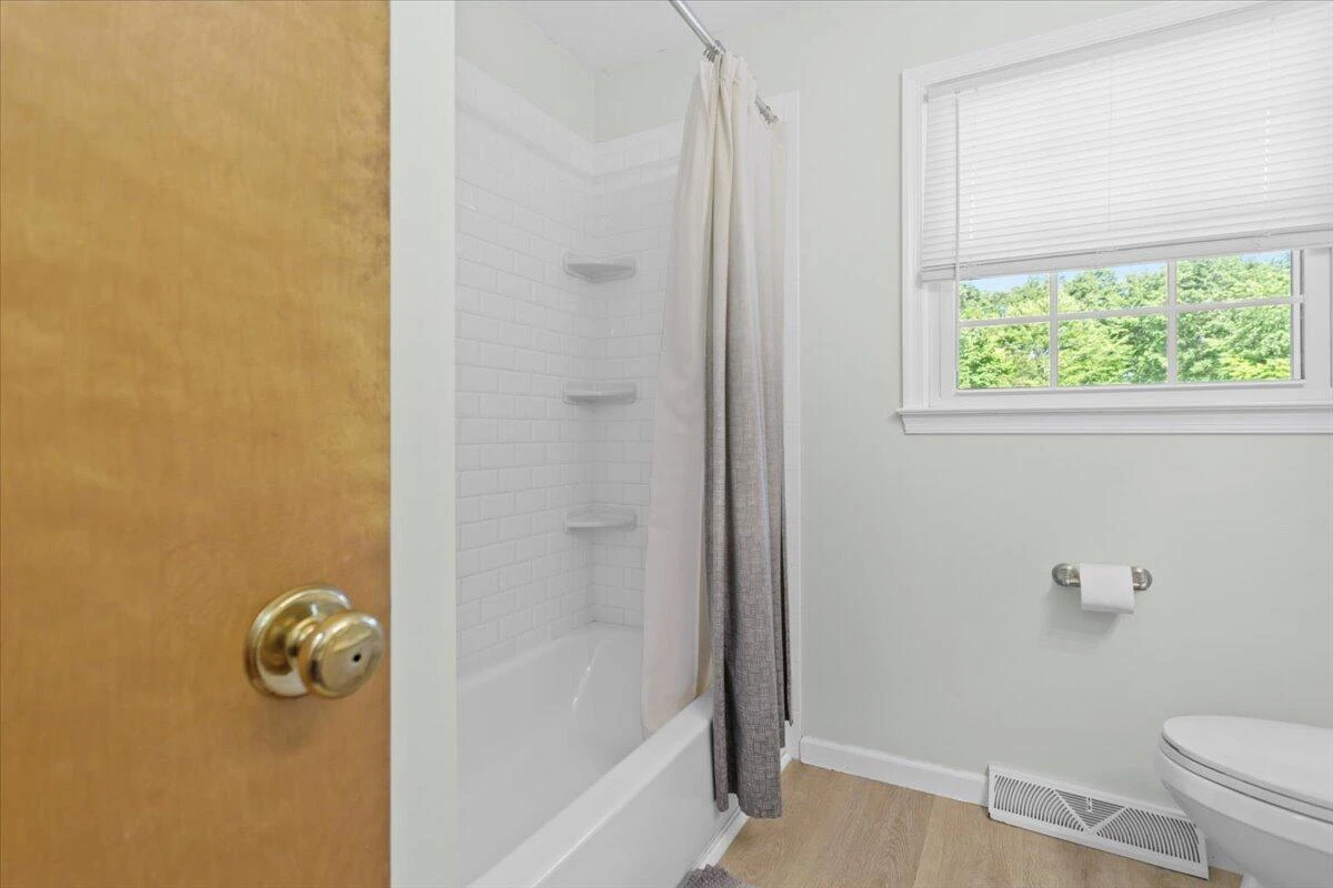 10567 Leesville RD - Photo 17