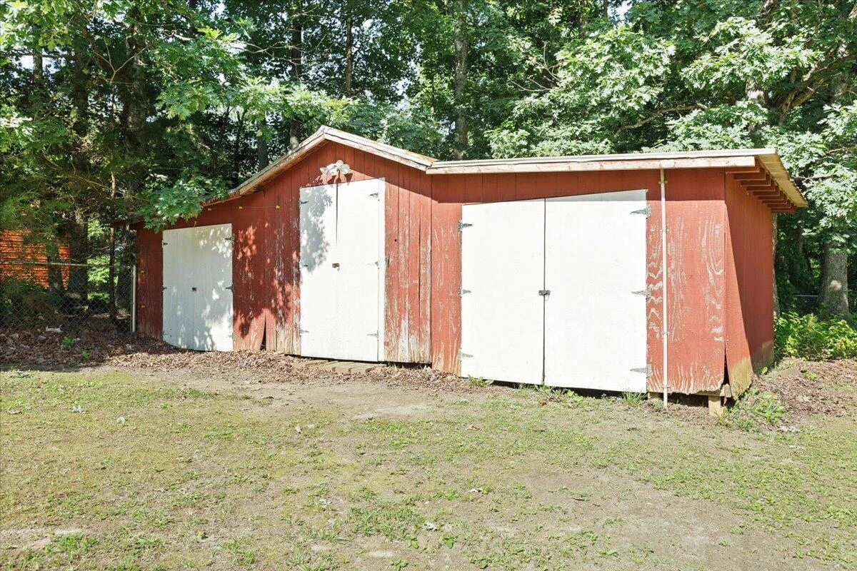 10567 Leesville RD - Photo 24