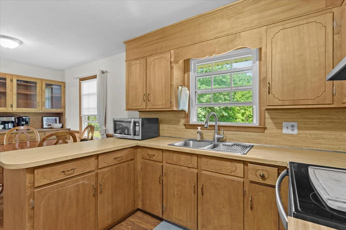 10567 Leesville RD - Photo 9