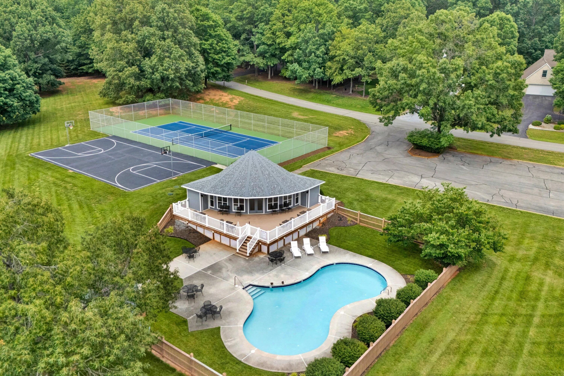 217 Shamrock CT - Photo 54