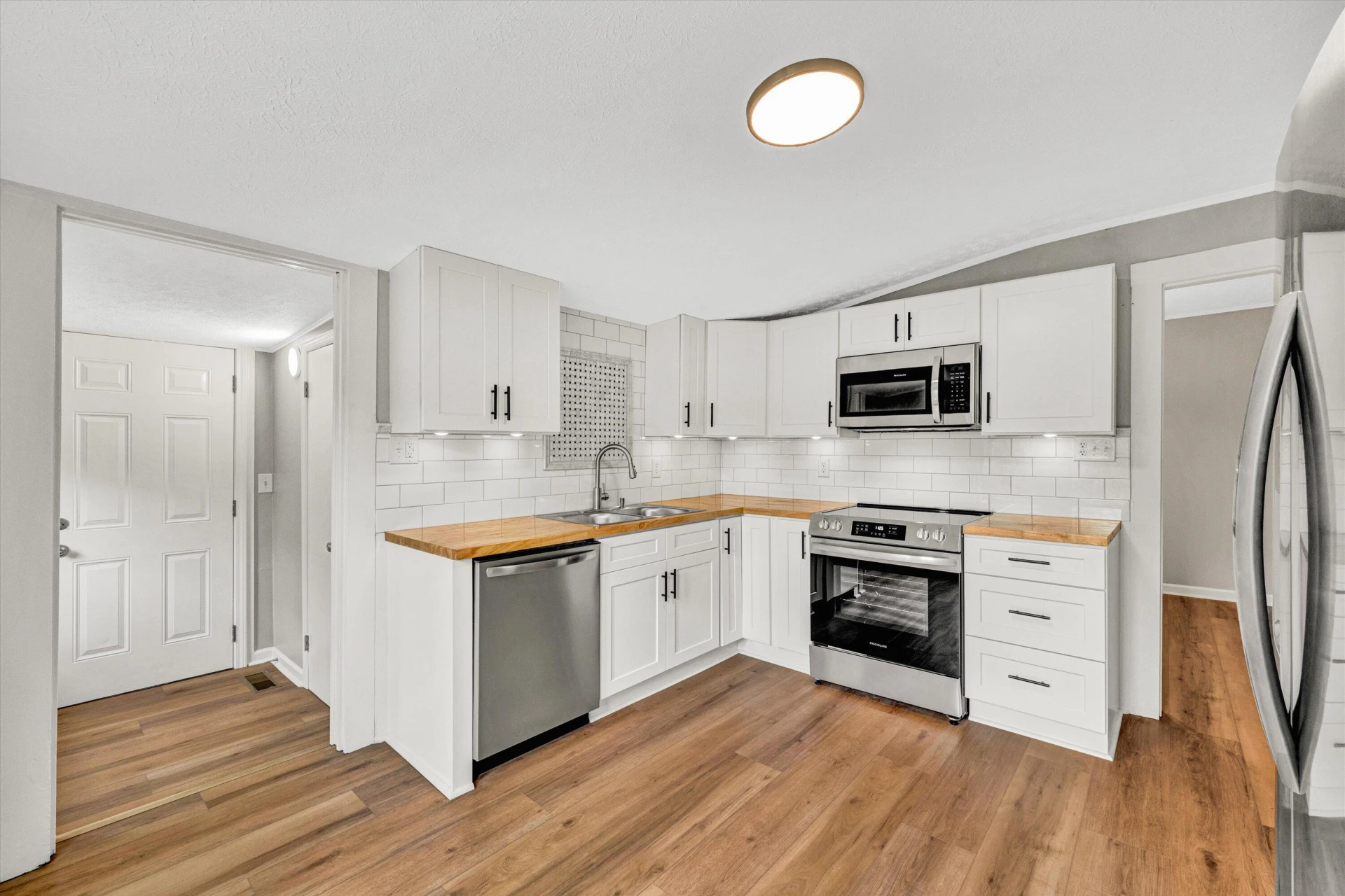 955 Church ST - Photo 16