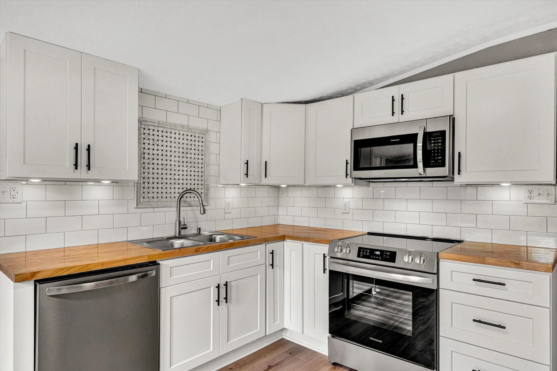 955 Church ST - Photo 17