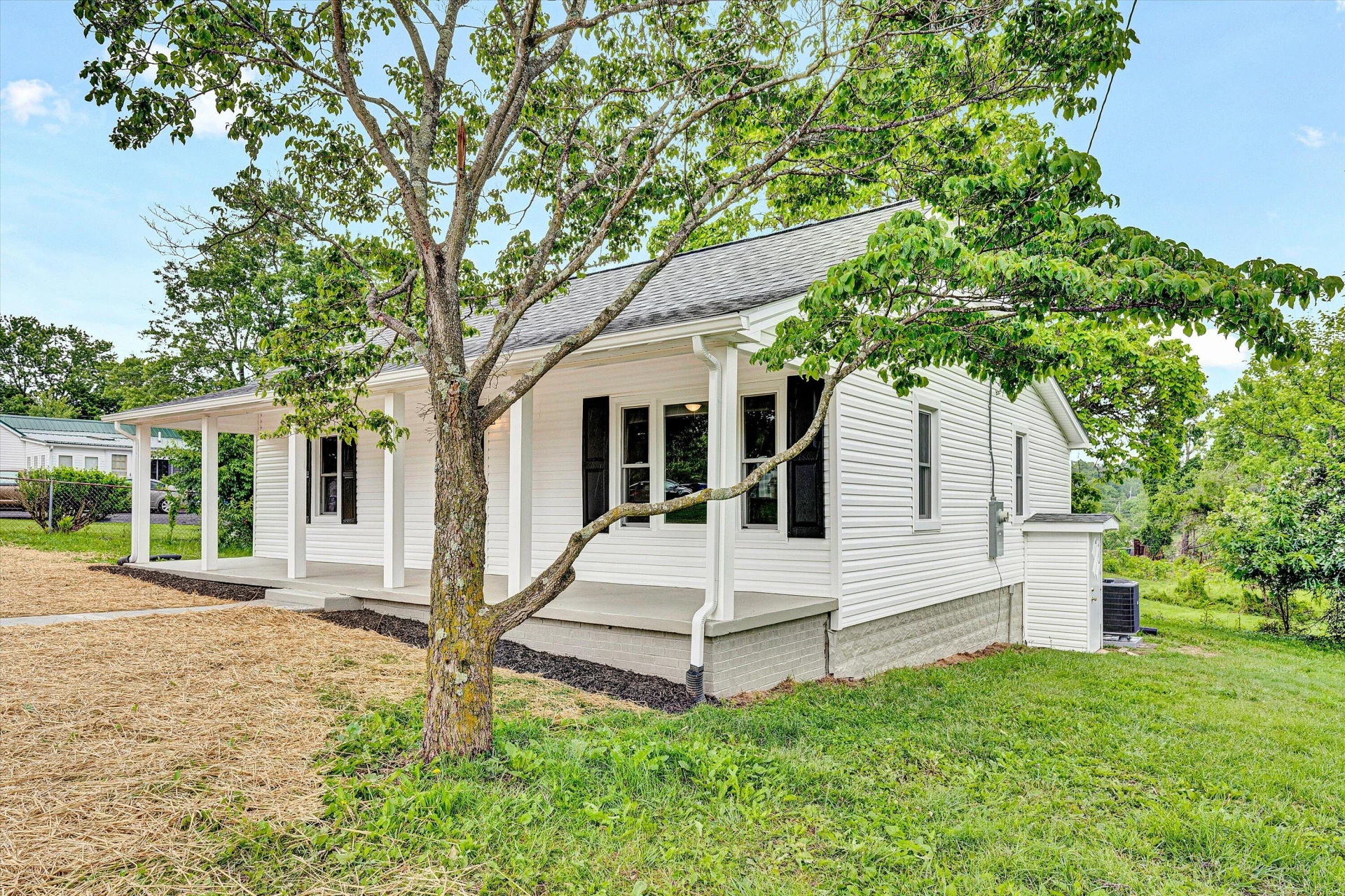 955 Church ST - Photo 2