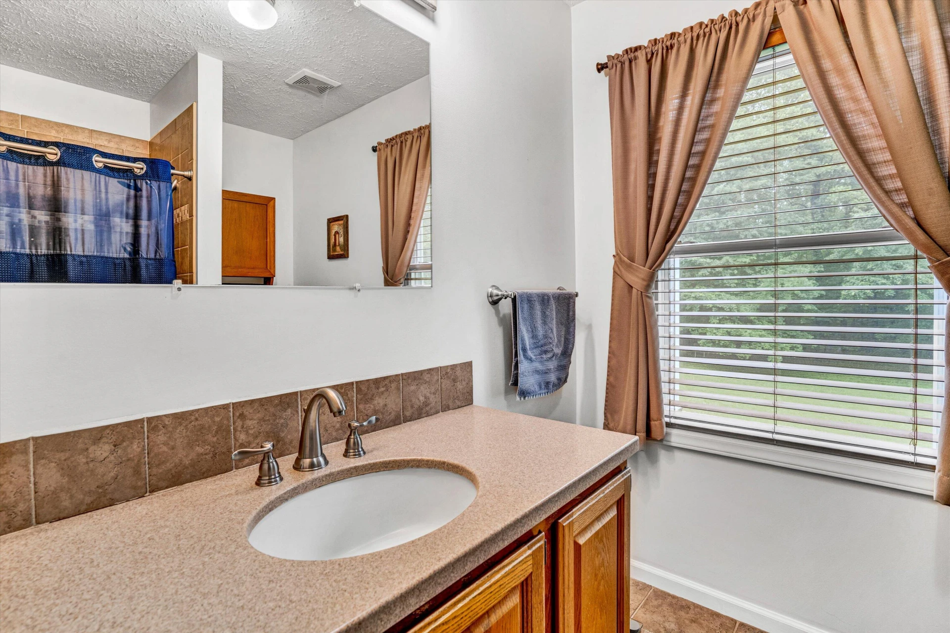 172 Watkins DR - Photo 23