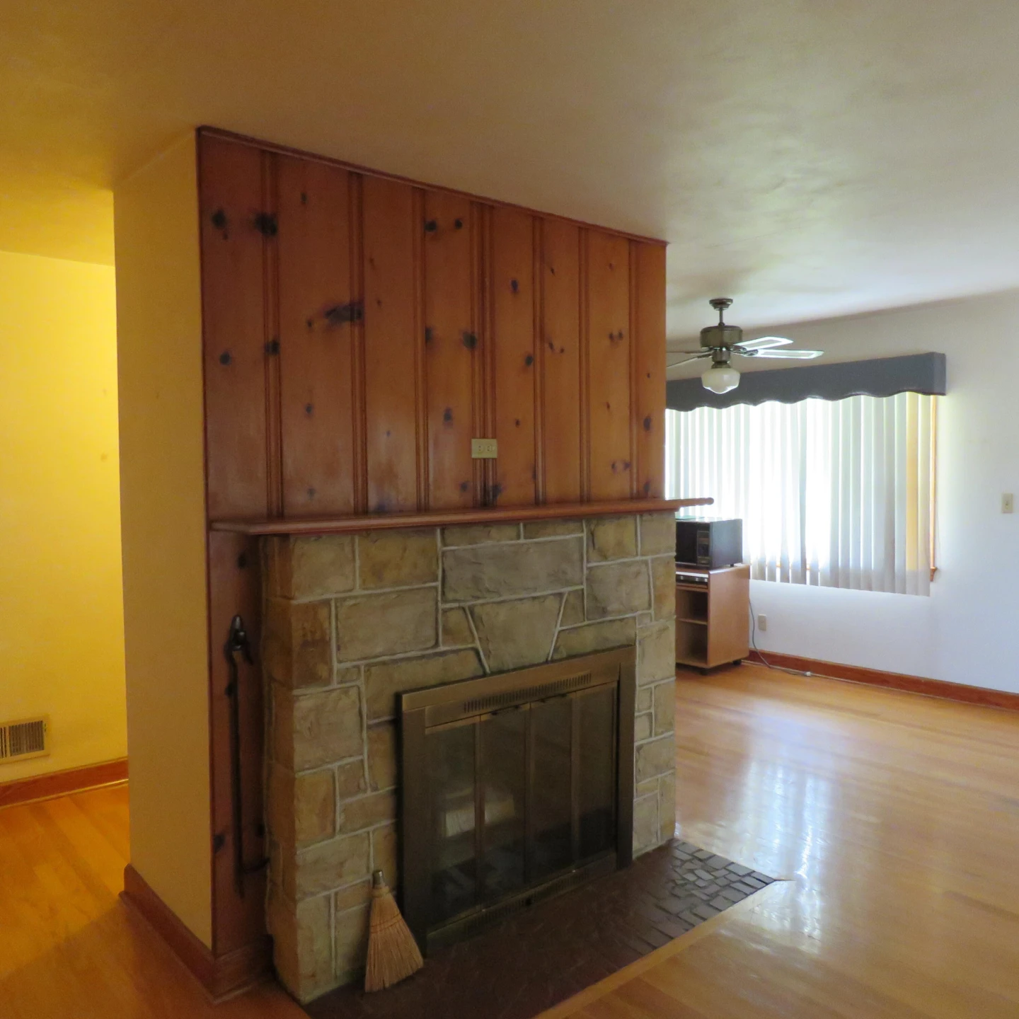 383 Main ST - Photo 11